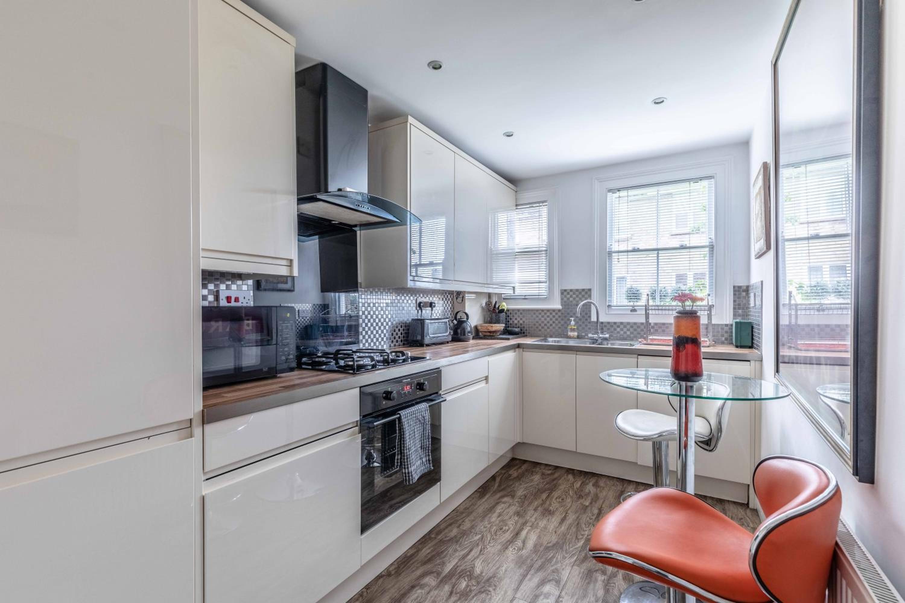 Windsor Town Centre Victorian townhouse sleeps 6 view 2