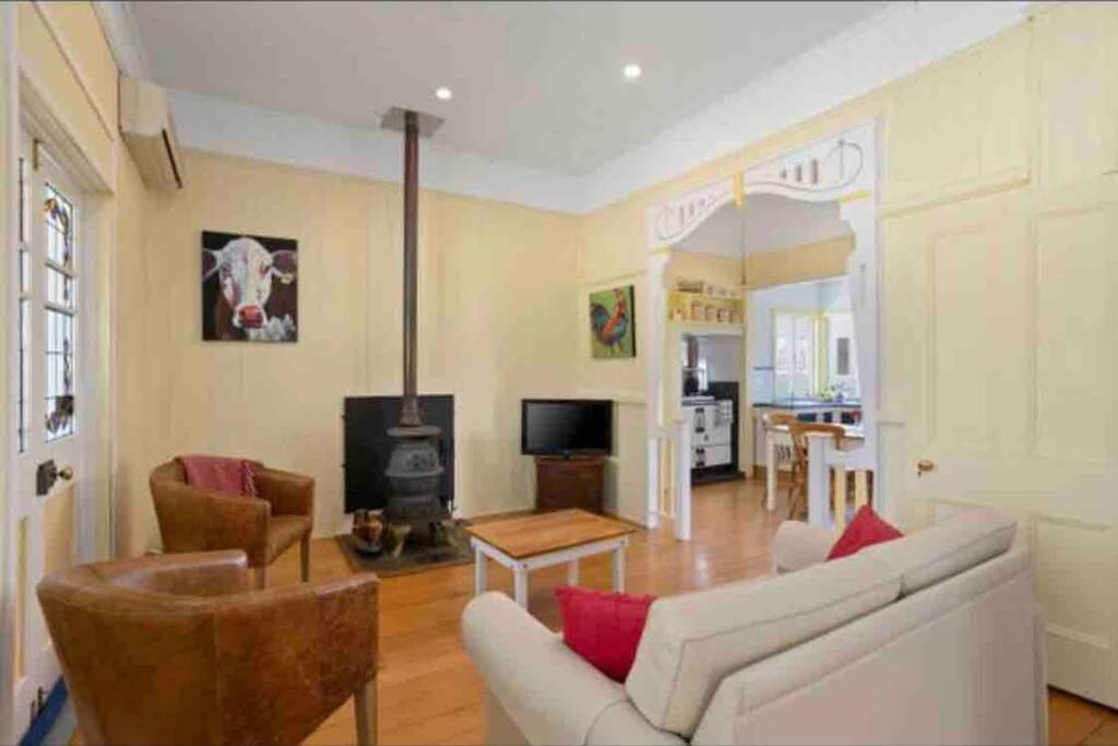 Montrose Farm Stay - Charming 2 bedroom cottage