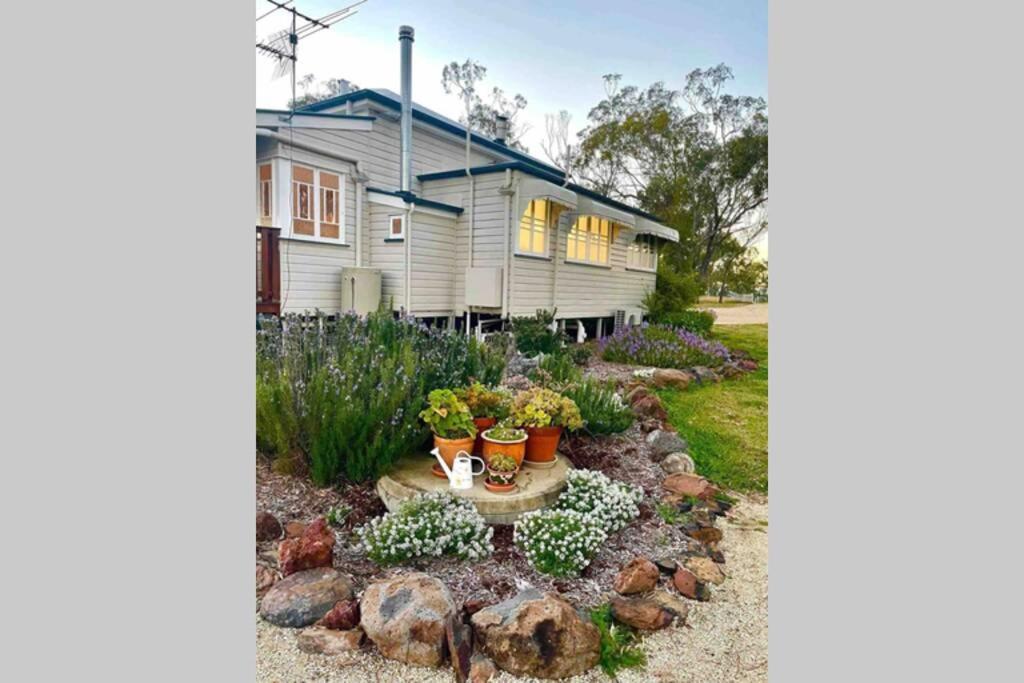 Montrose Farm Stay - Charming 2 bedroom cottage