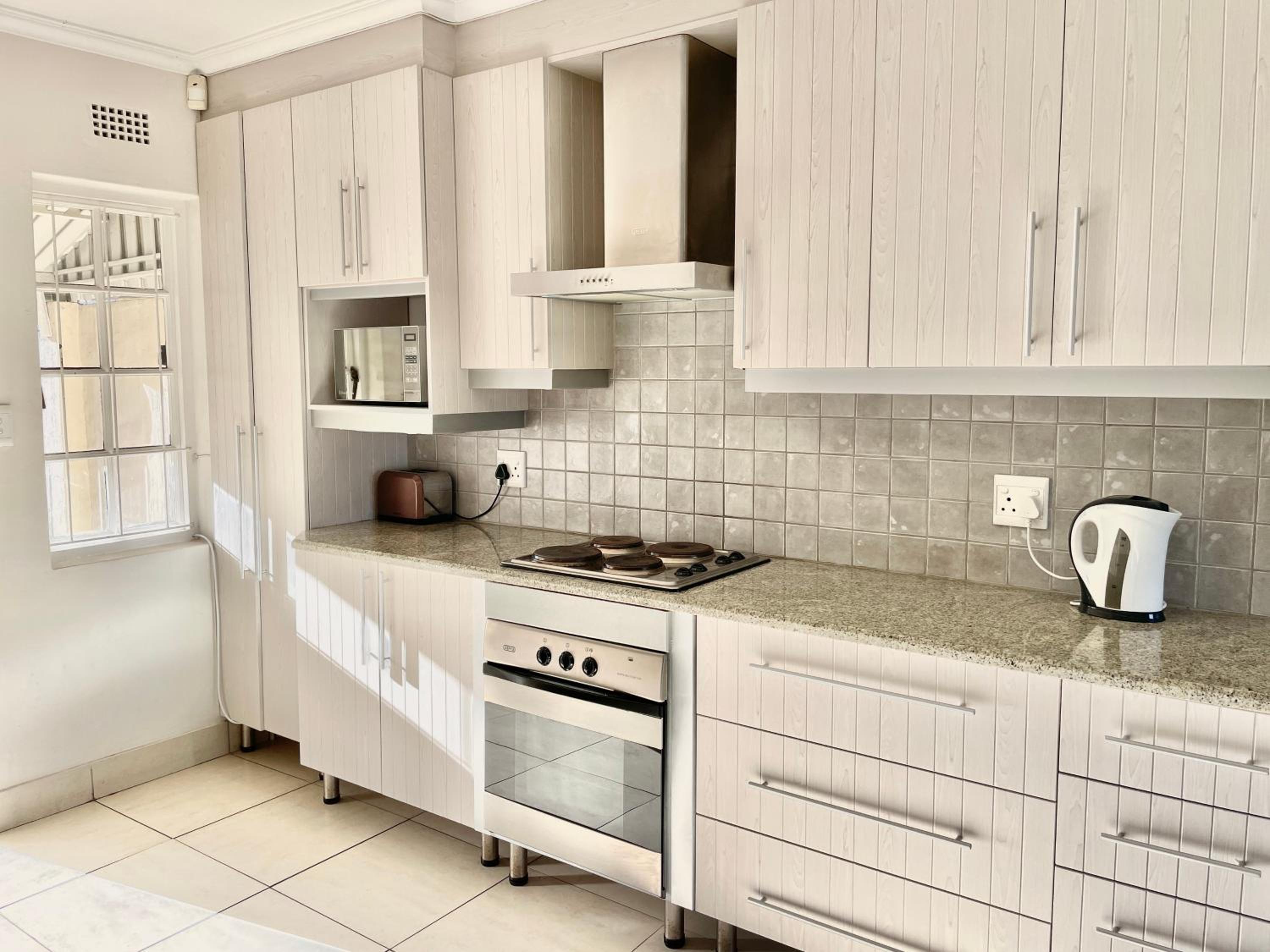 8 Settler Sands Beachfront Accommodation Sea View view 3