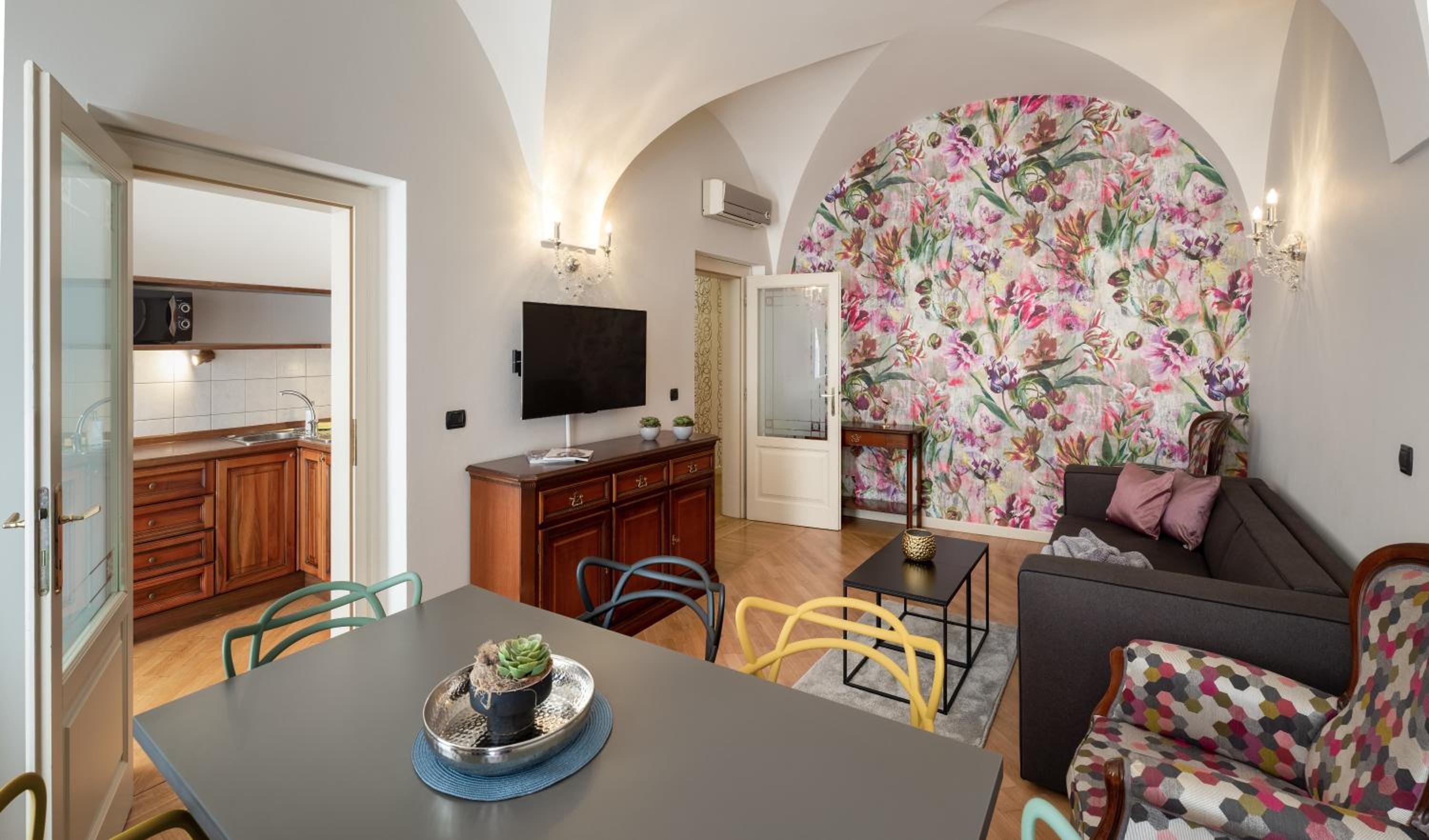 Chateau 9 Apartments by Adrez