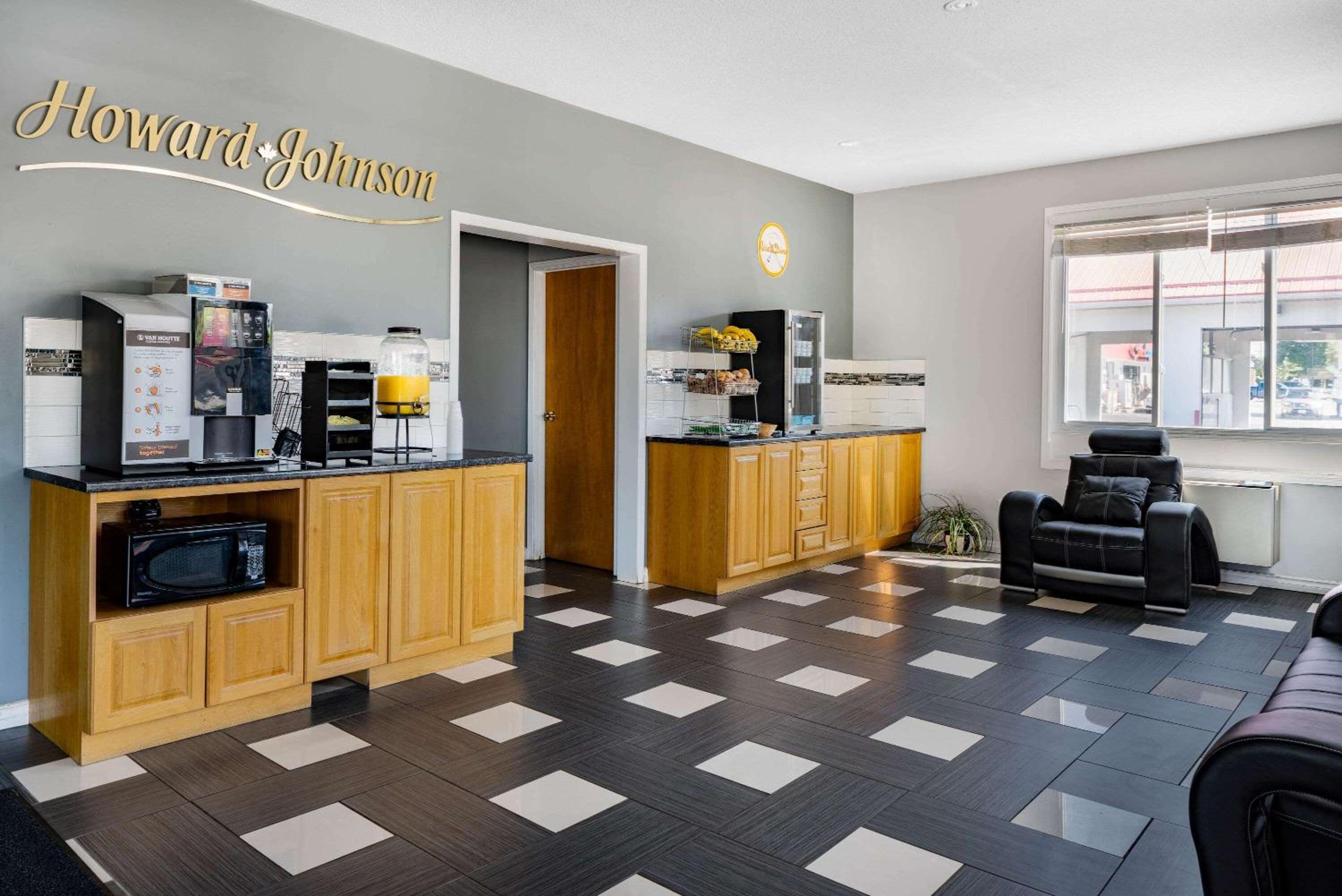 Gananoque Vacations - Howard Johnson by Wyndham Gananoque - Property Image 8