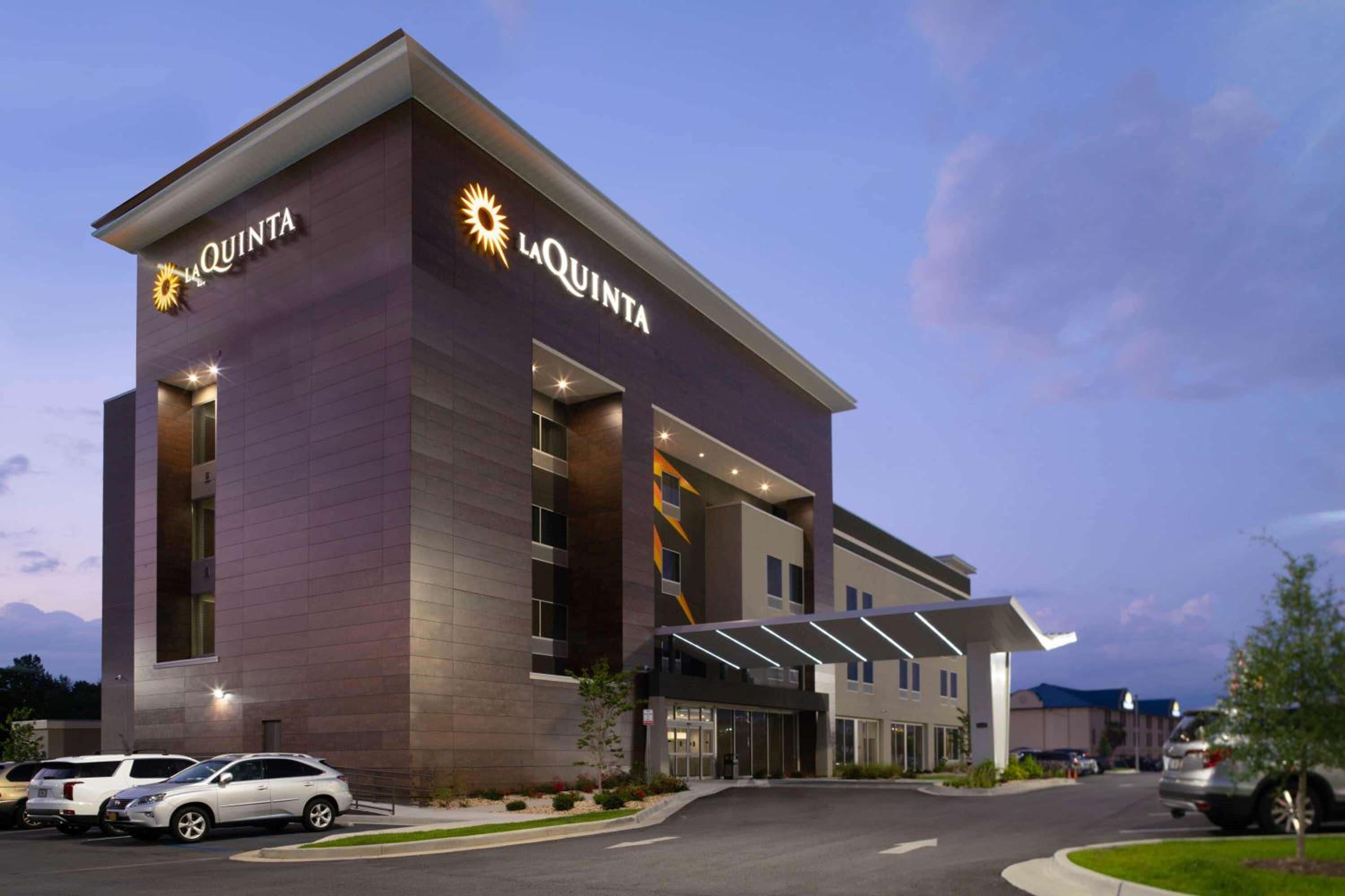 Tifton Vacations - La Quinta Inn  Suites by Wyndham Tifton - Property Image 1