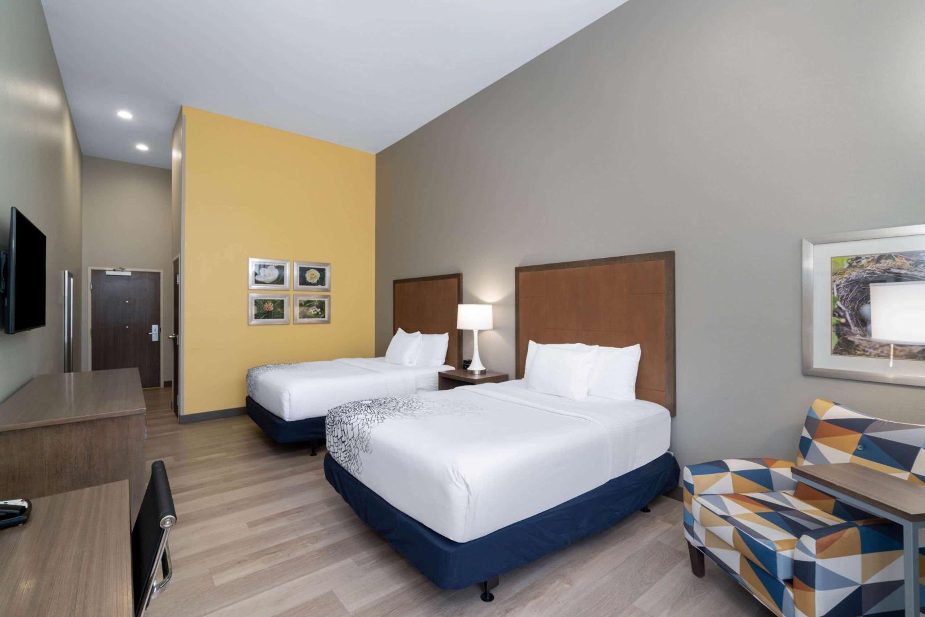 Tifton Vacations - La Quinta Inn  Suites by Wyndham Tifton - Property Image 3