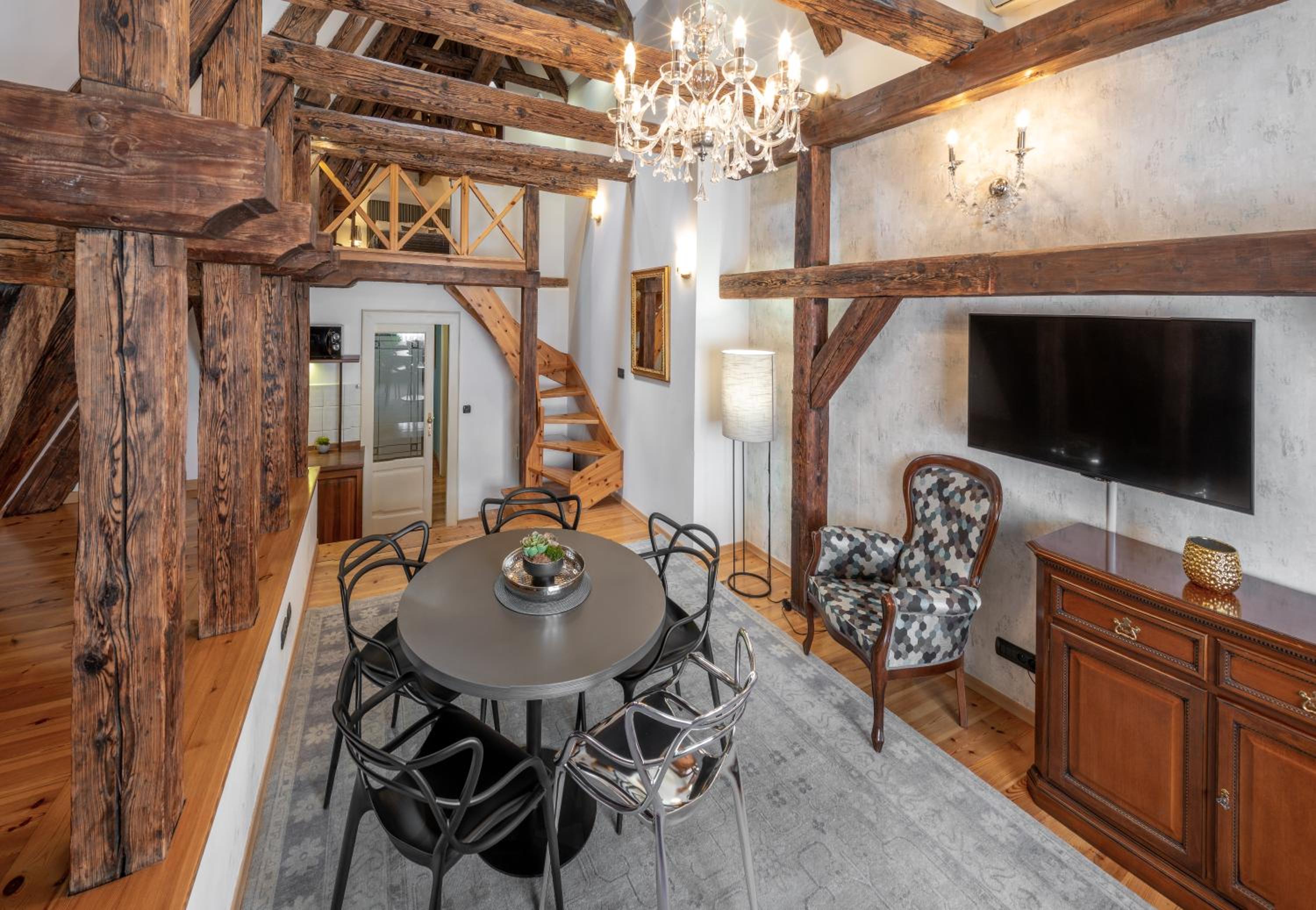 Chateau 9 Apartments by Adrez