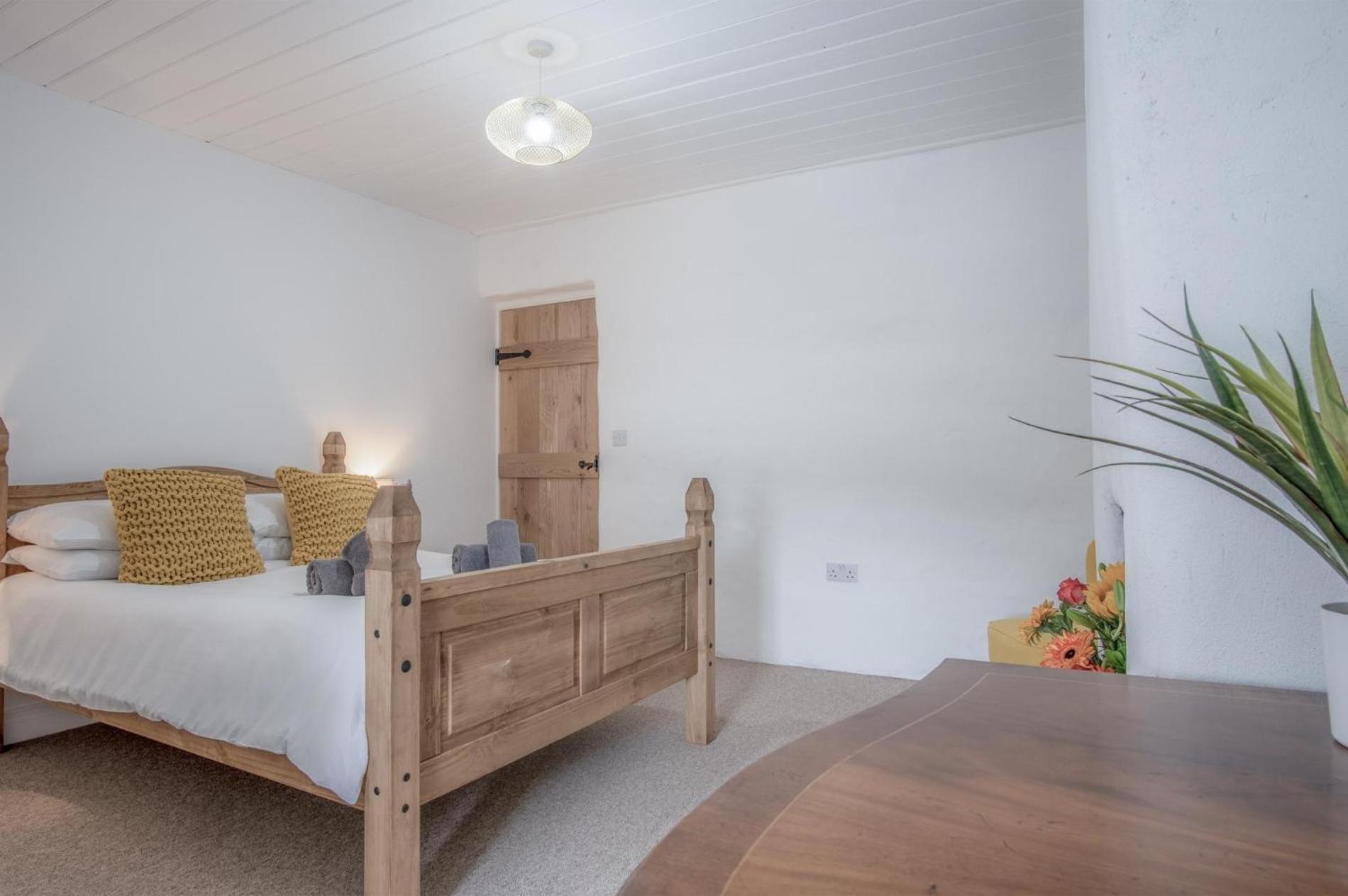 Brook Cottage - 2 Bedroom Cottage - Dale