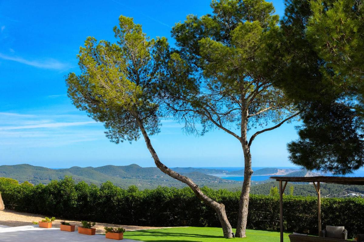 Villa Sky Line view 5