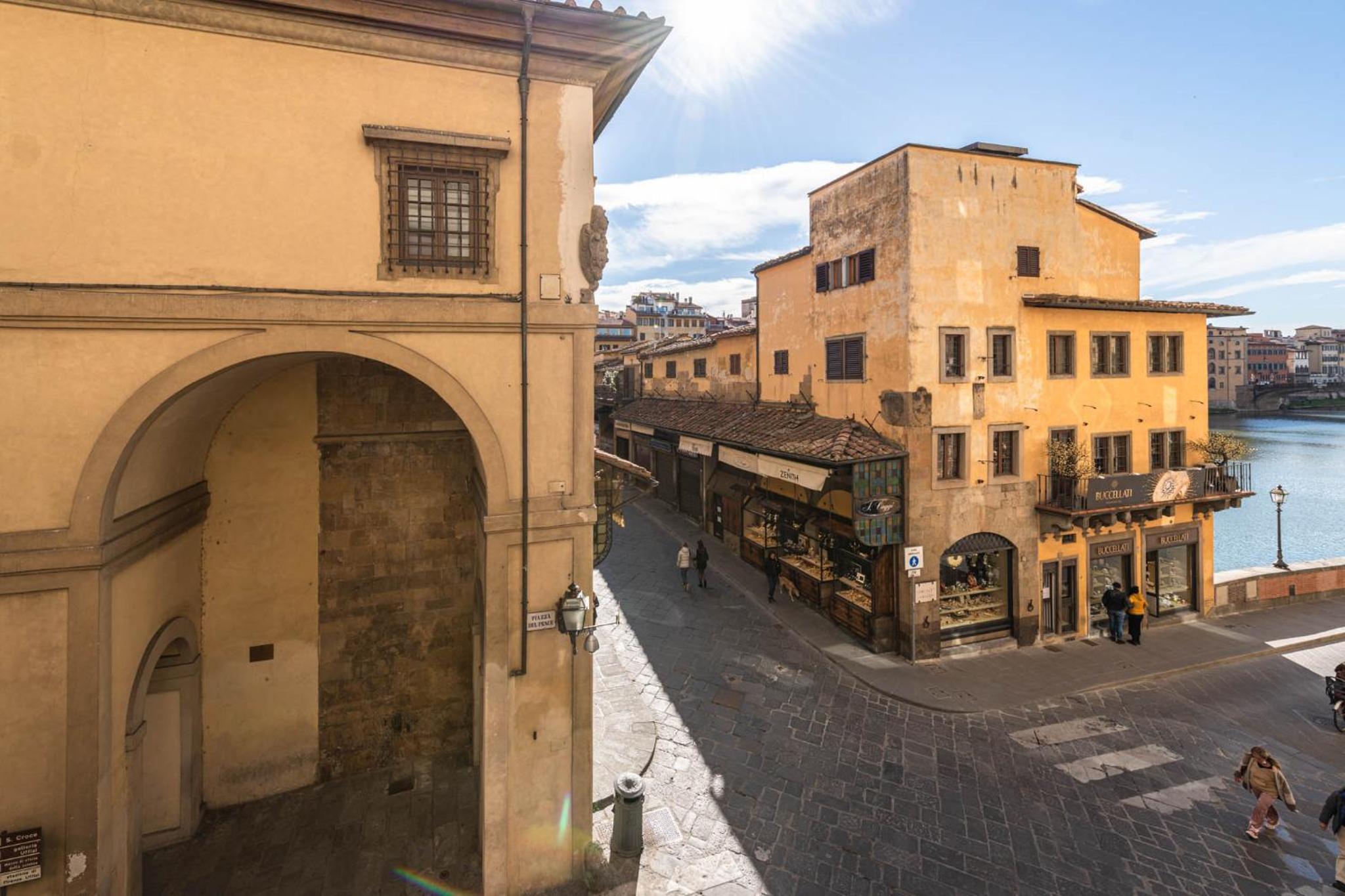 Apartments Florence -Ponte Vecchio View