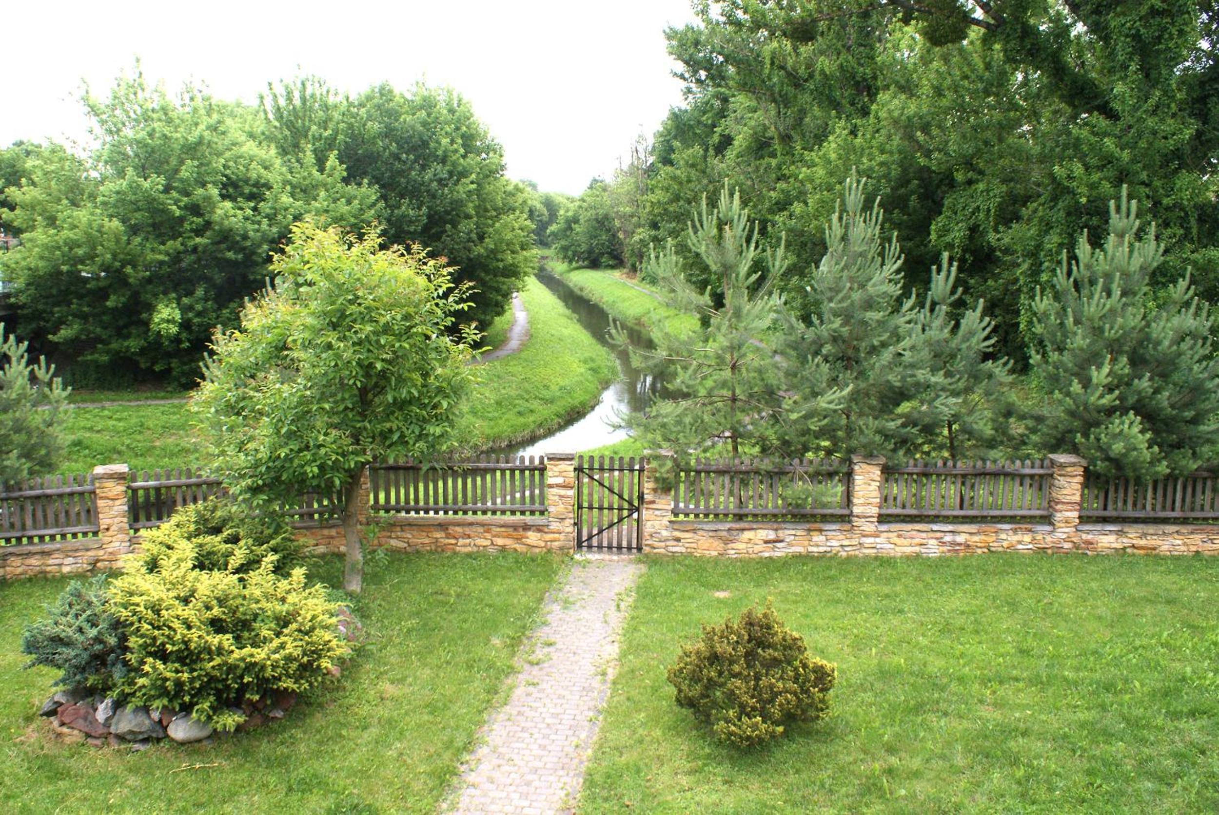 Photo 33