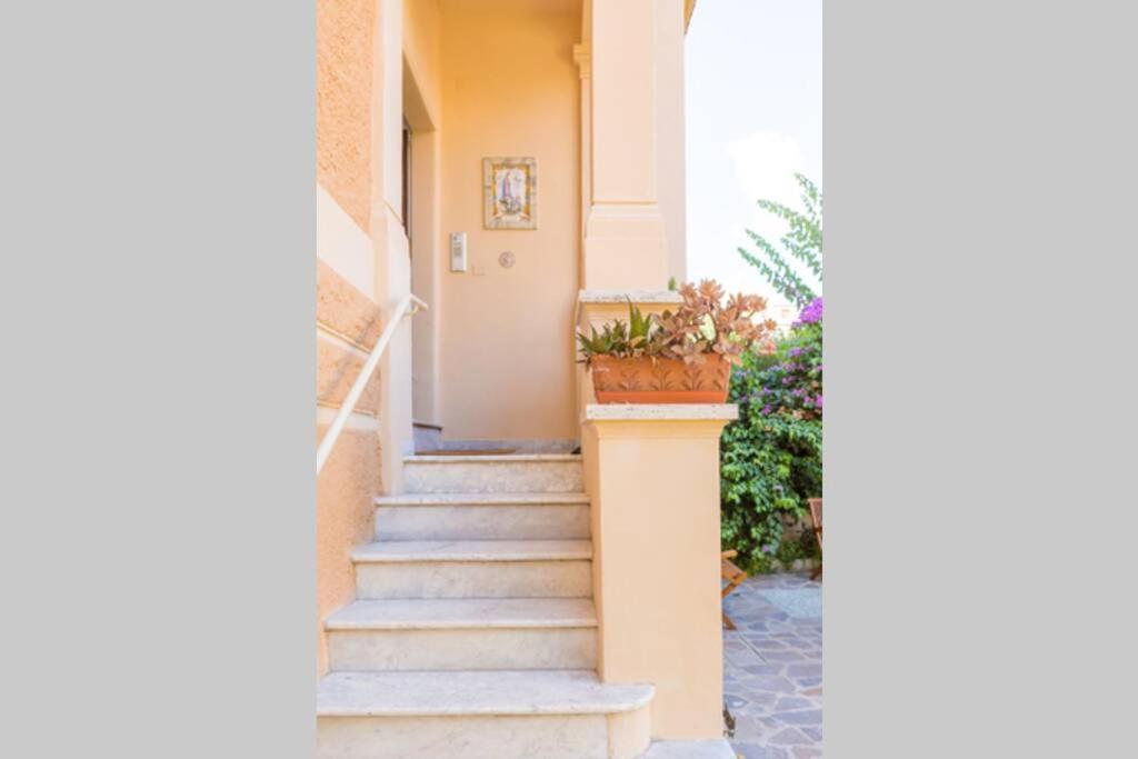 RomAntica Suite with balcony near San Giovanni