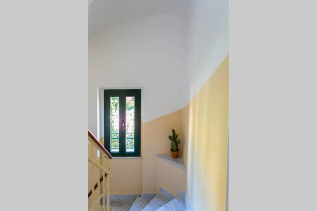 RomAntica Suite with balcony near San Giovanni