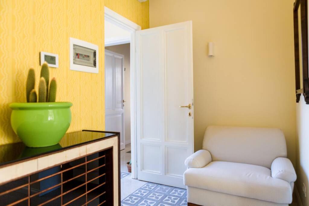 RomAntica Suite with balcony near San Giovanni
