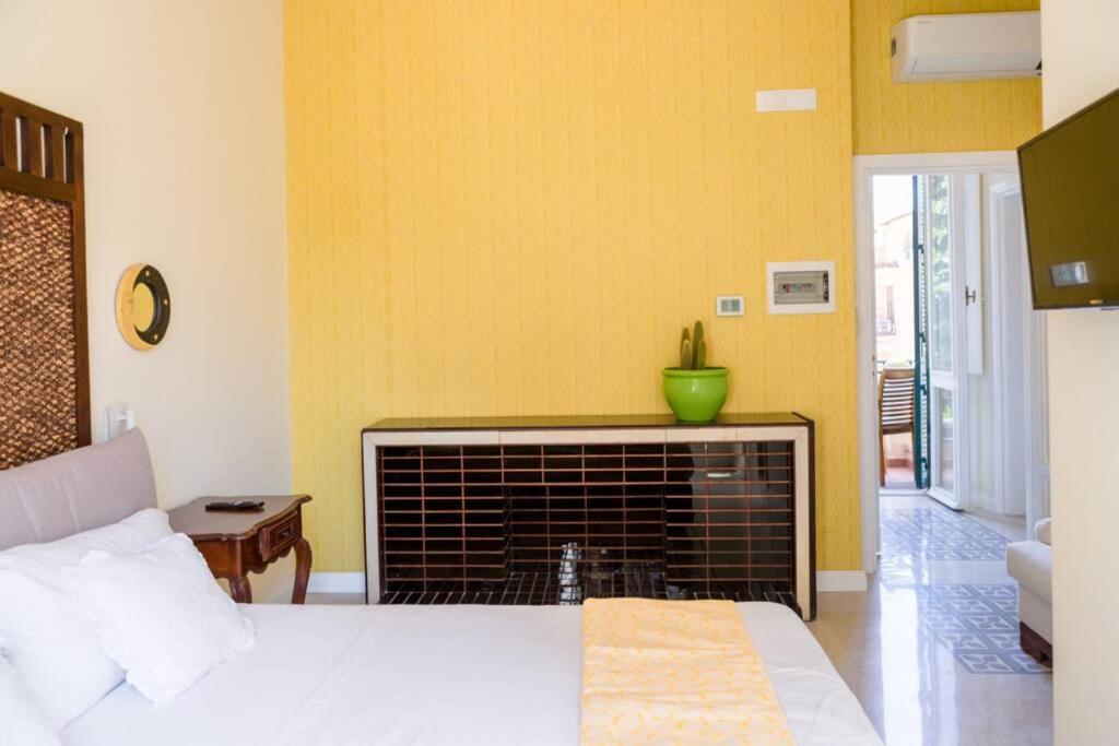 RomAntica Suite with balcony near San Giovanni