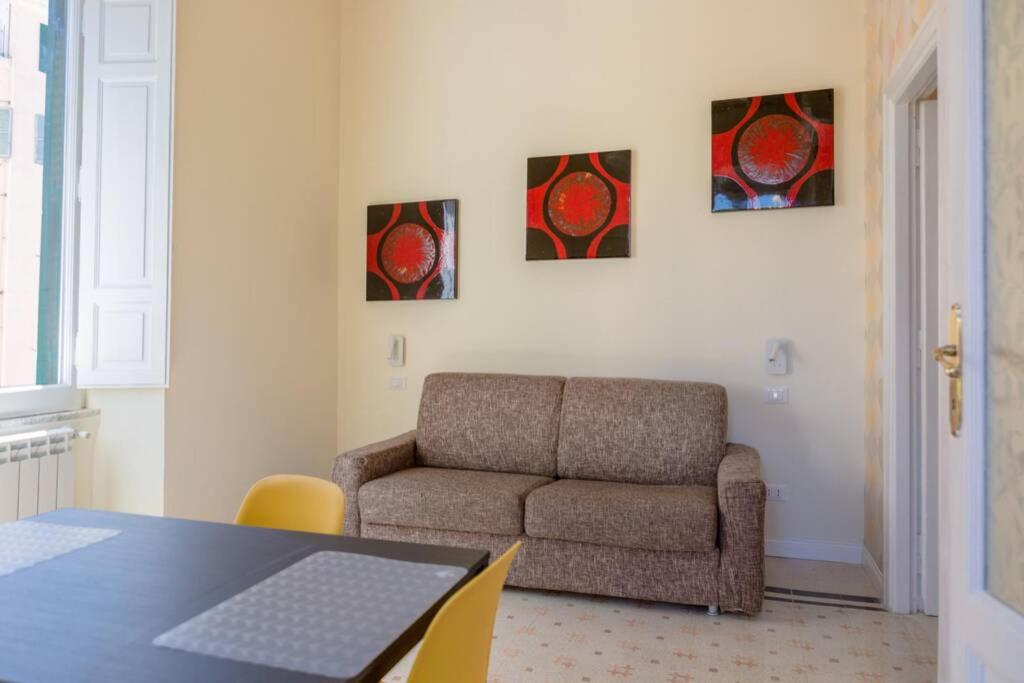 RomAntica Suite with balcony near San Giovanni