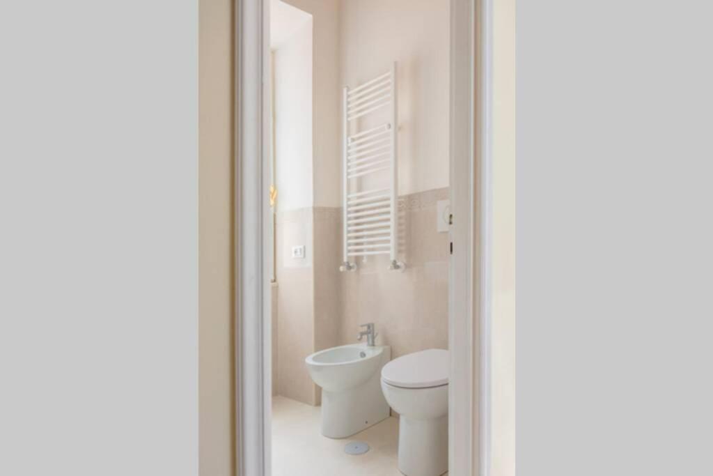 RomAntica Suite with balcony near San Giovanni