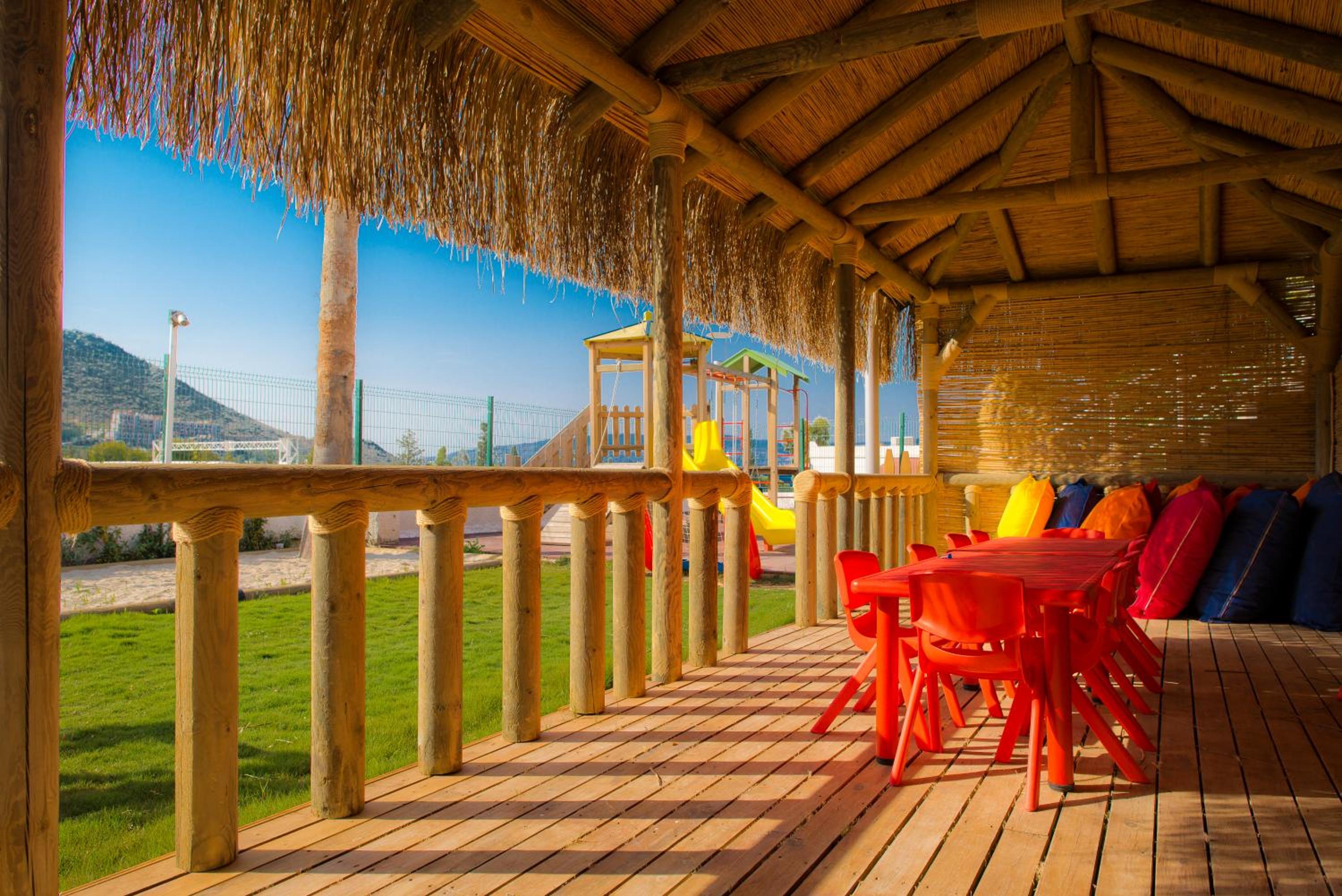 Bellazure Hotel