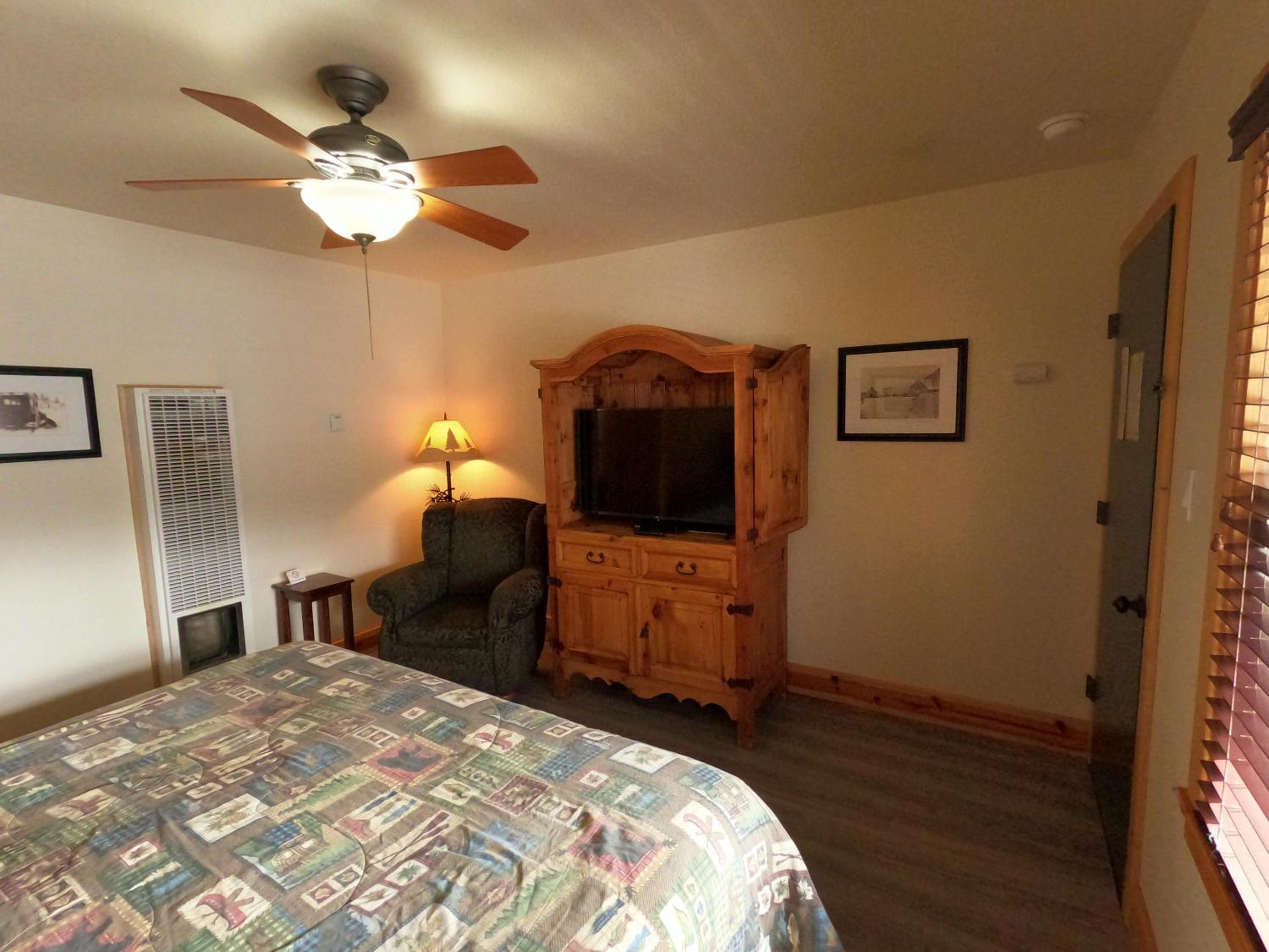 CREEKSIDE LODGE view 4