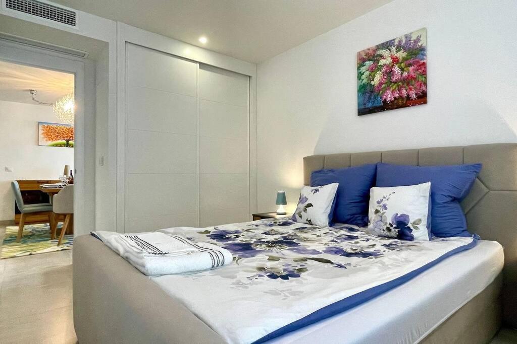 Sea View @ Casa Banderas, La Cala 3 bed Luxurious