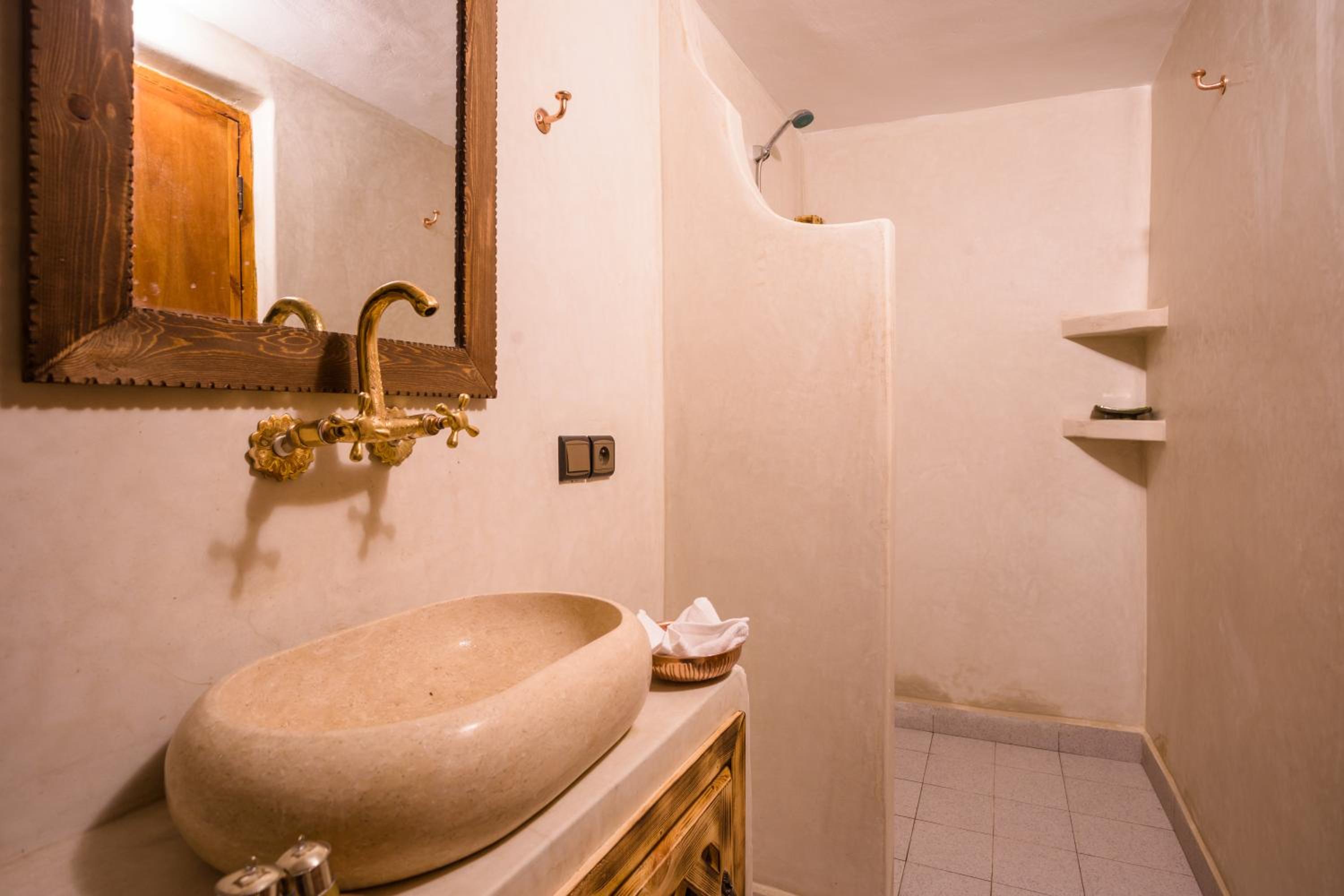 RIAD TUMAST