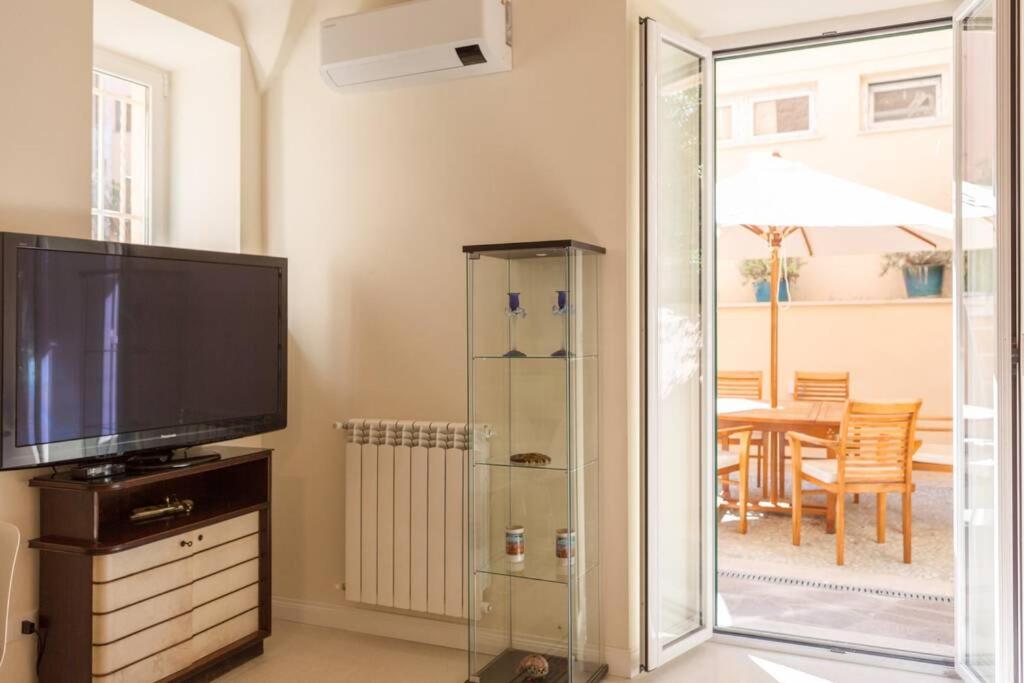 RomAntica Apartment with Dehors near San Giovanni