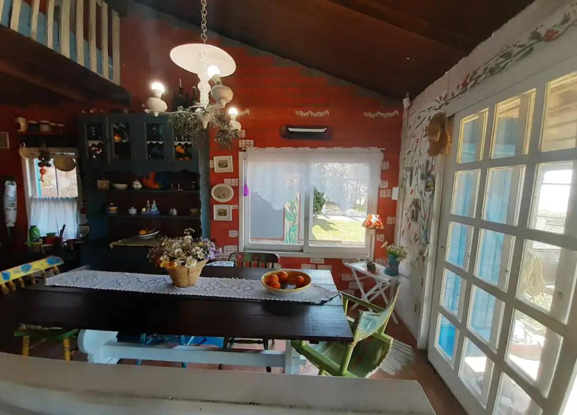 Casa beiramar, vista mar e pinheiros, pé na areia