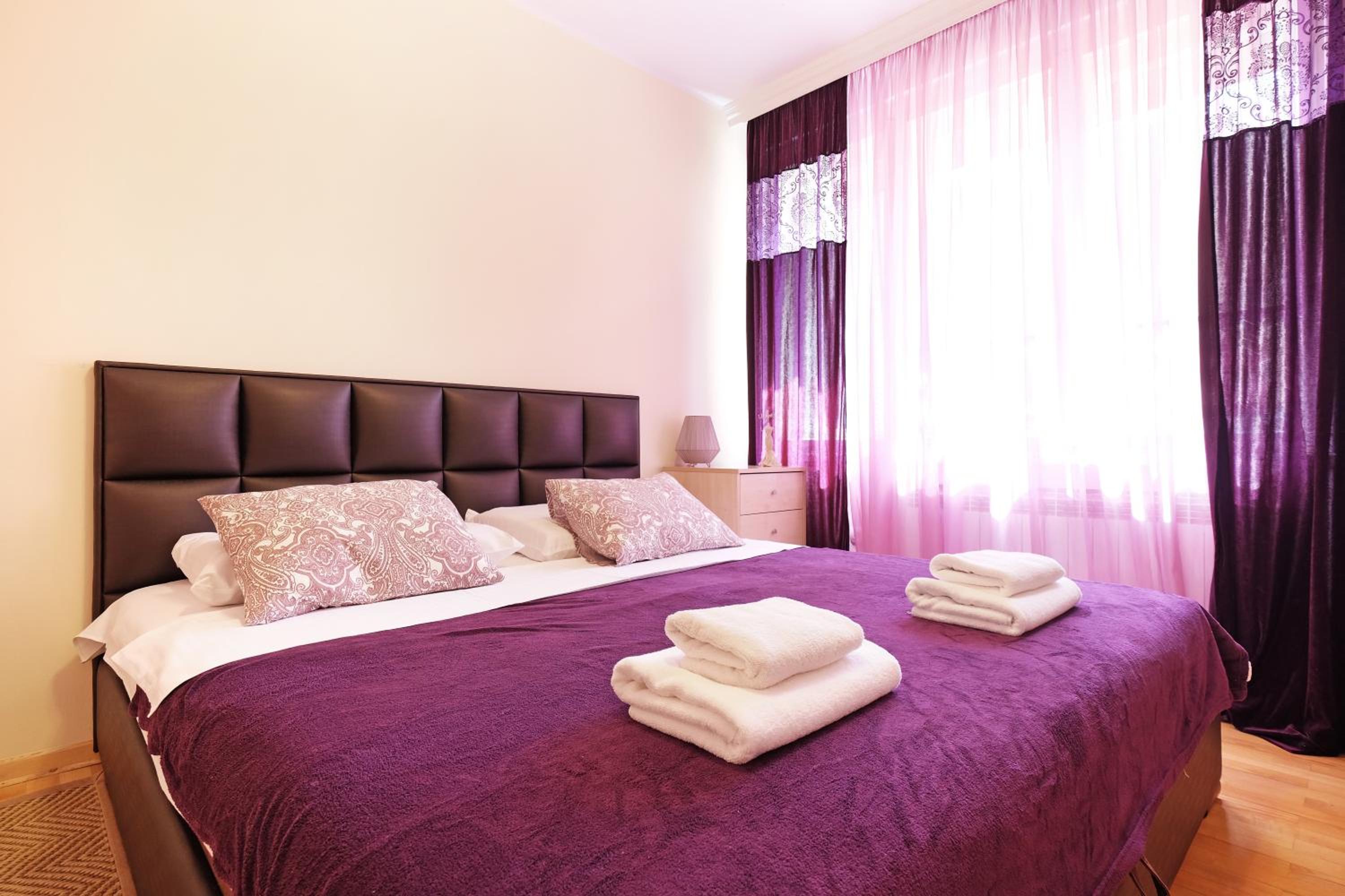 Paradise Starry Suite-City center Belgrade view 3