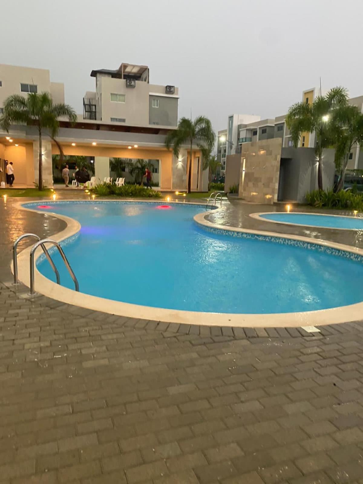 Hotel Confortable apartamento de 3 tres habitaciones, con hermosa vista de area verde, ademas de piscinas y juegos infantiles en area recreativa - Image 1