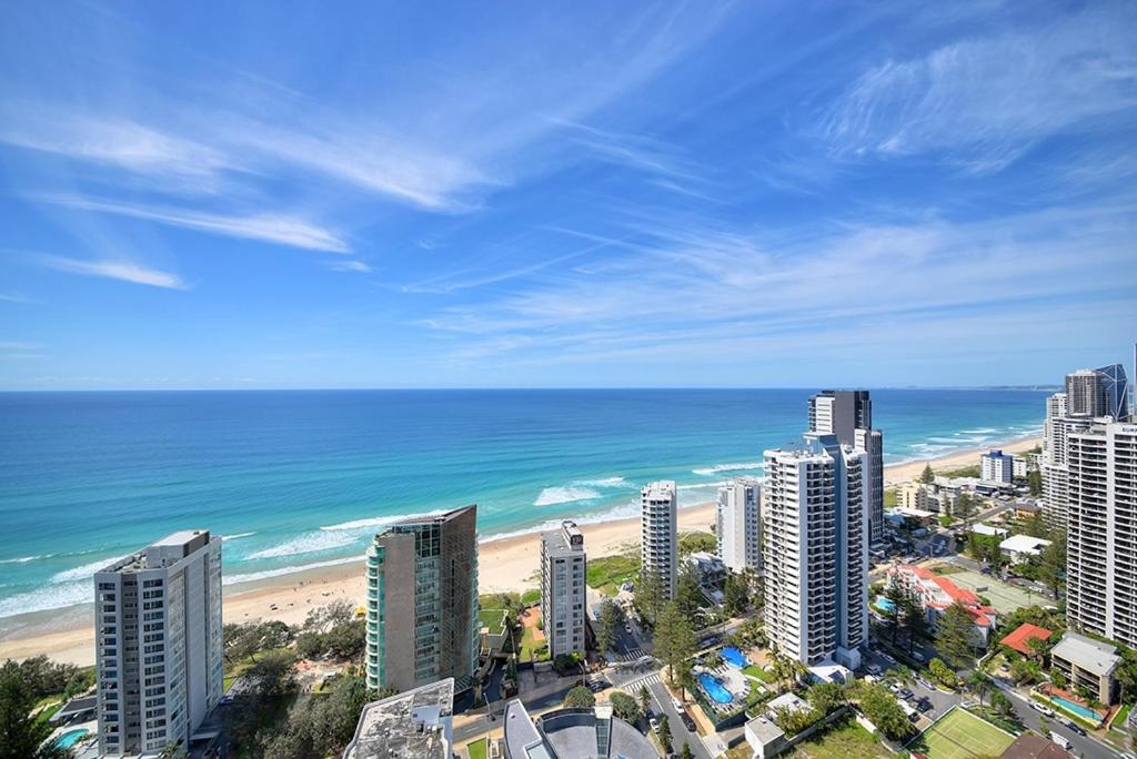 Deluxe Private Apartment in Surfers Paradise view 2