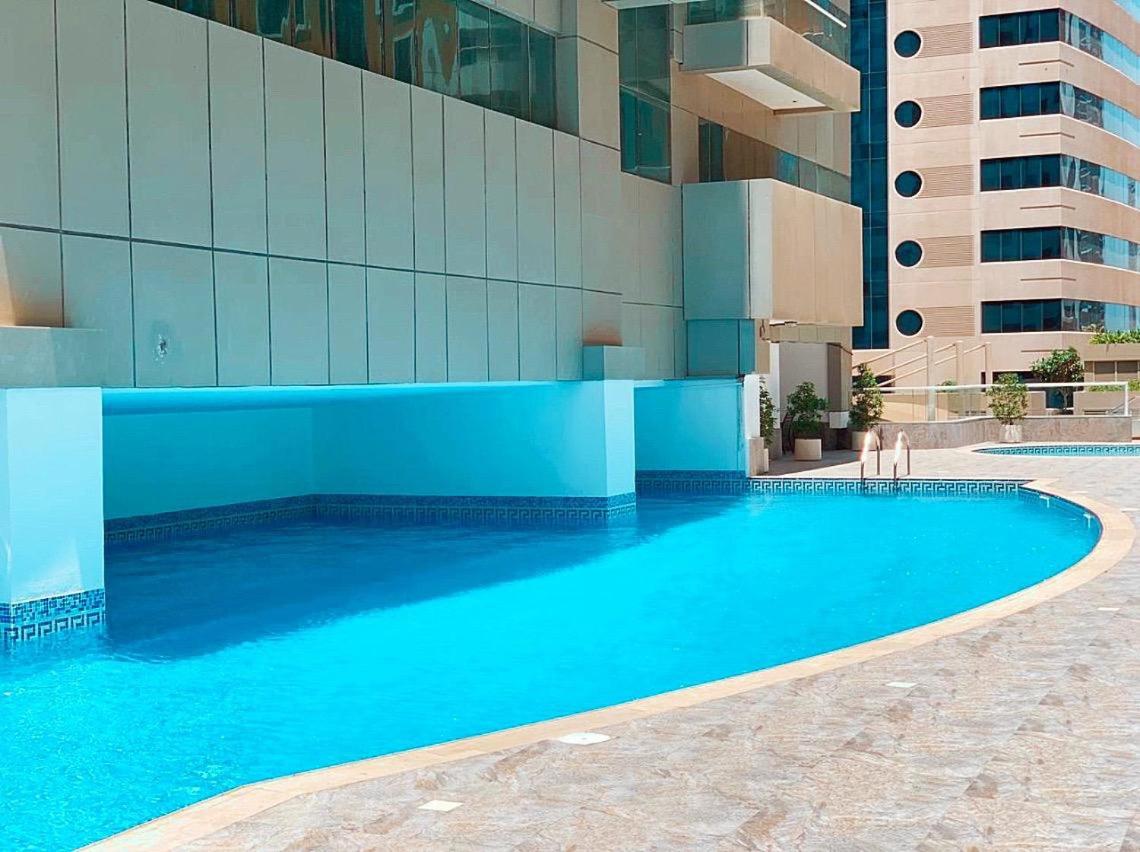 Two Continents Holiday Homes - Marina & Sea View 3 bedrooms Apartment
