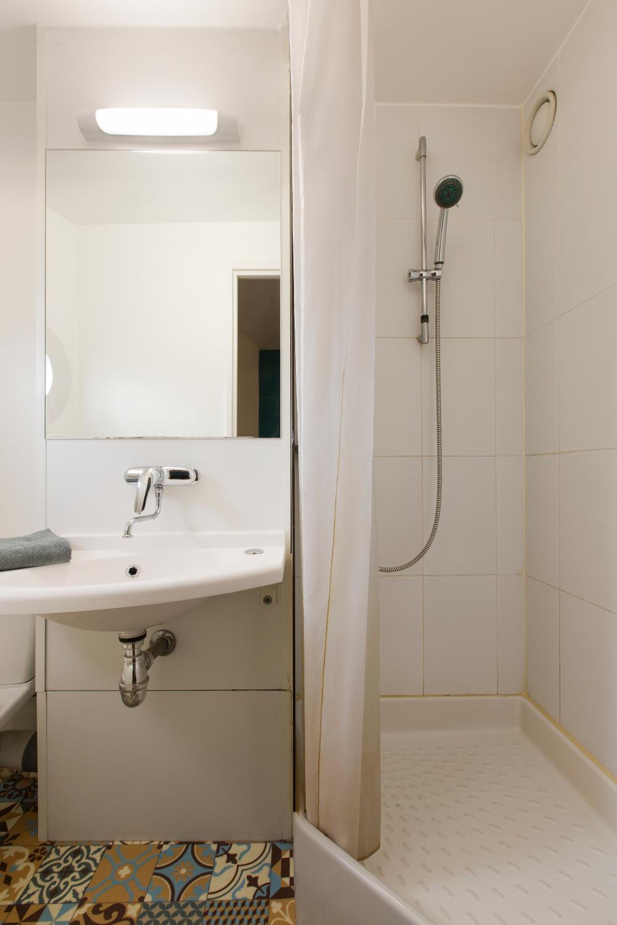 Cergy Vacations - hotelF1 Cergy - Property Image 1