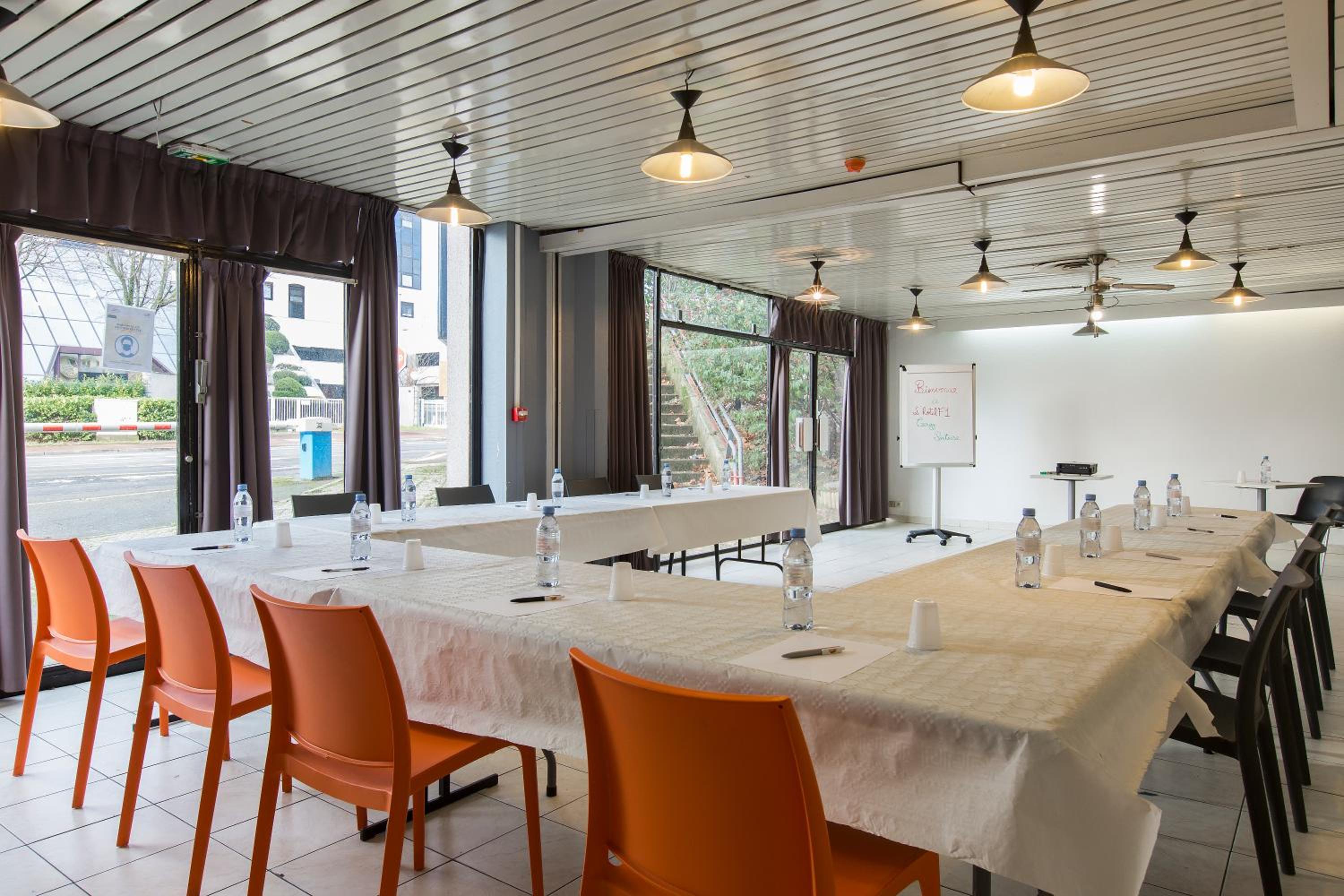 Cergy Vacations - hotelF1 Cergy - Property Image 8