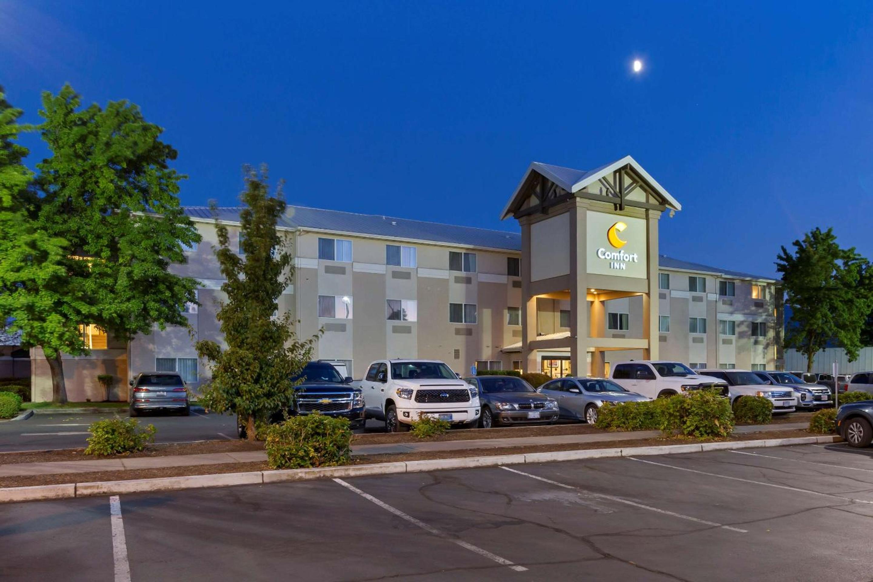 Medford Vacations - Comfort Inn Medford South - Property Image 2