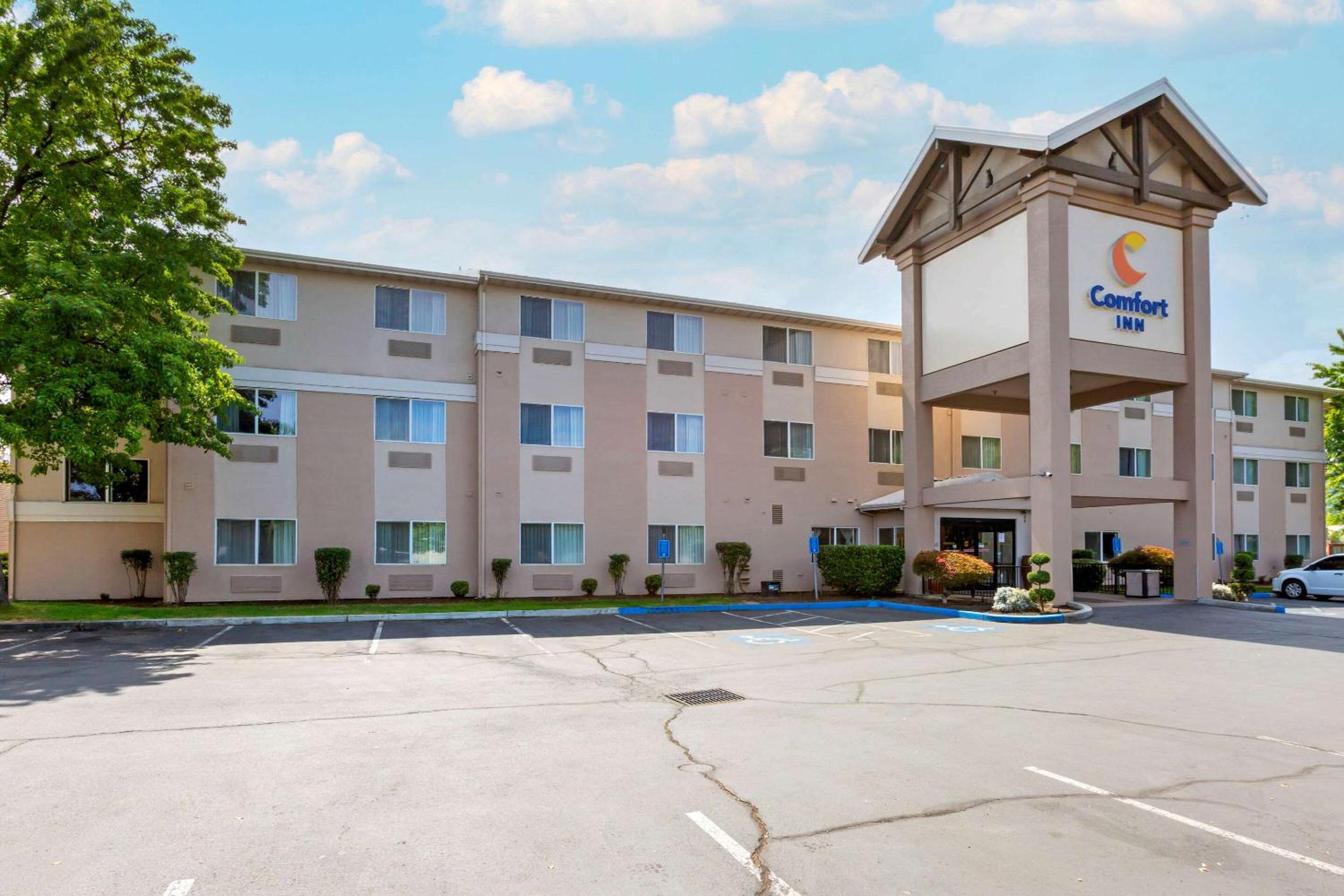 Medford Vacations - Comfort Inn Medford South - Property Image 34