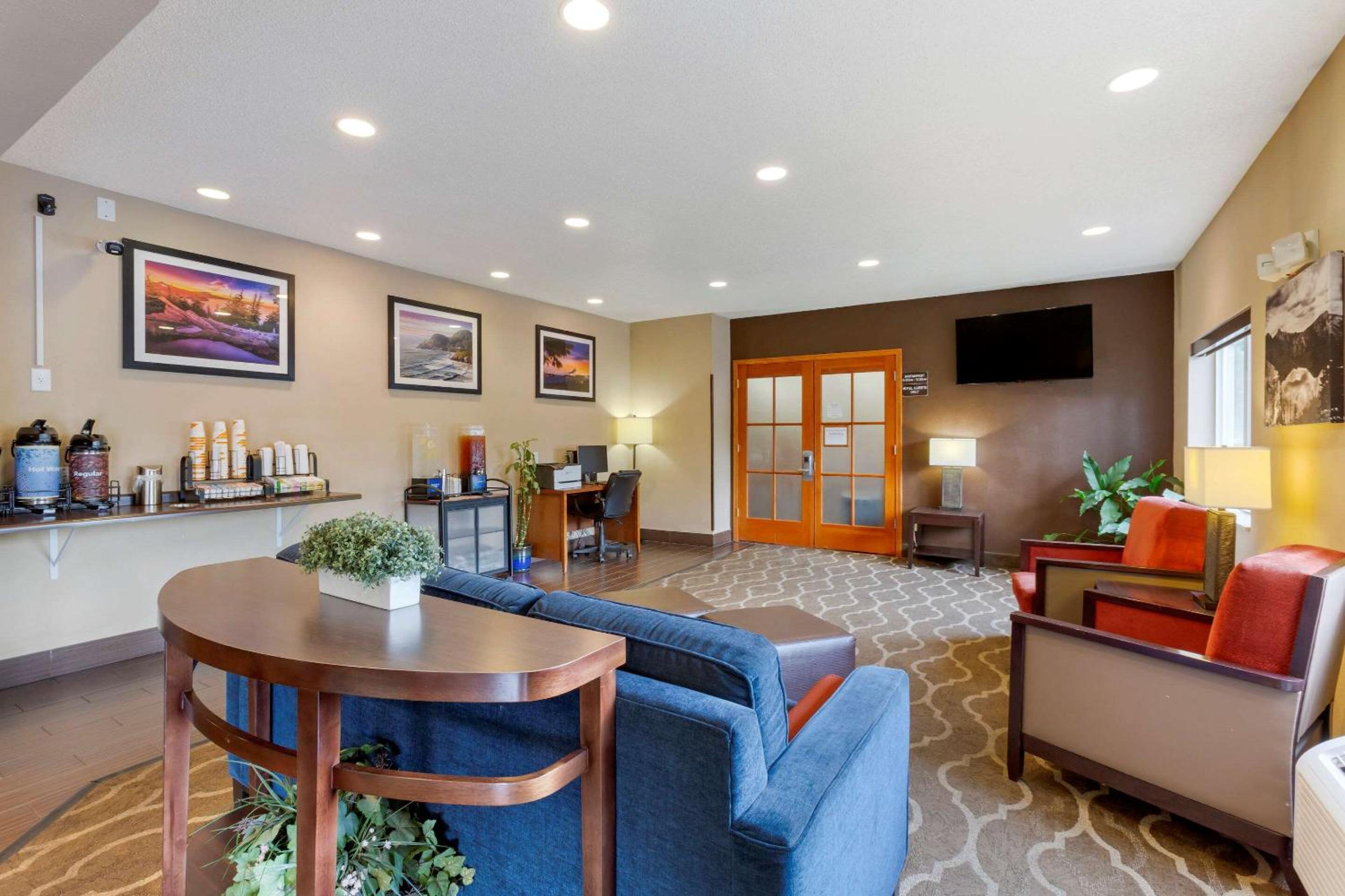Medford Vacations - Comfort Inn Medford South - Property Image 6