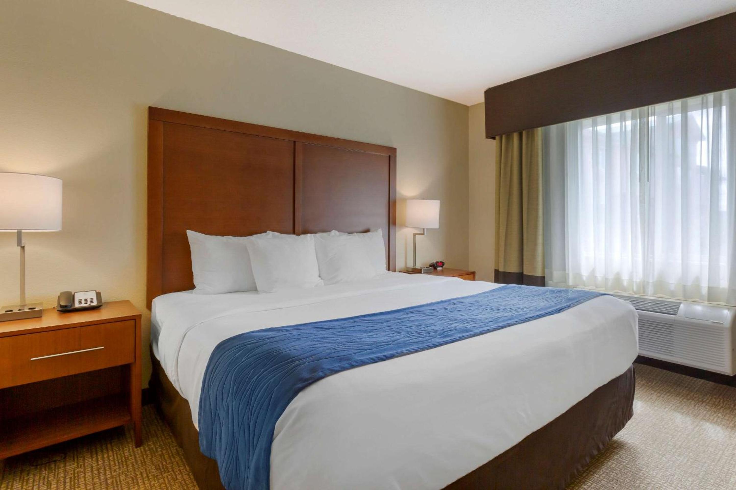 Medford Vacations - Comfort Inn Medford South - Property Image 26