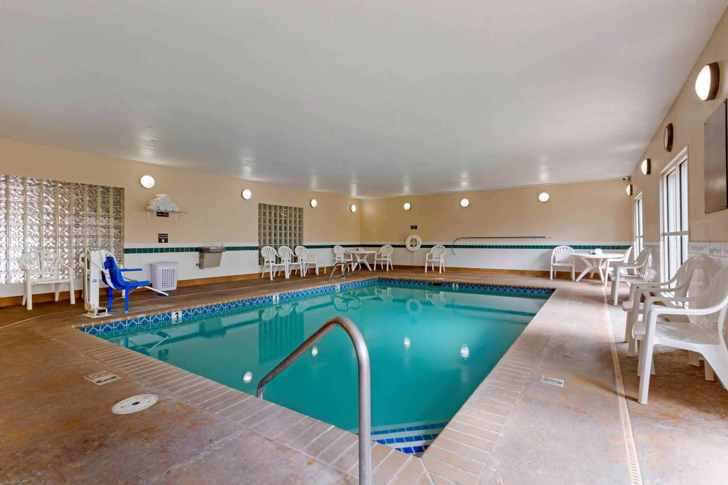 Medford Vacations - Comfort Inn Medford South - Property Image 28
