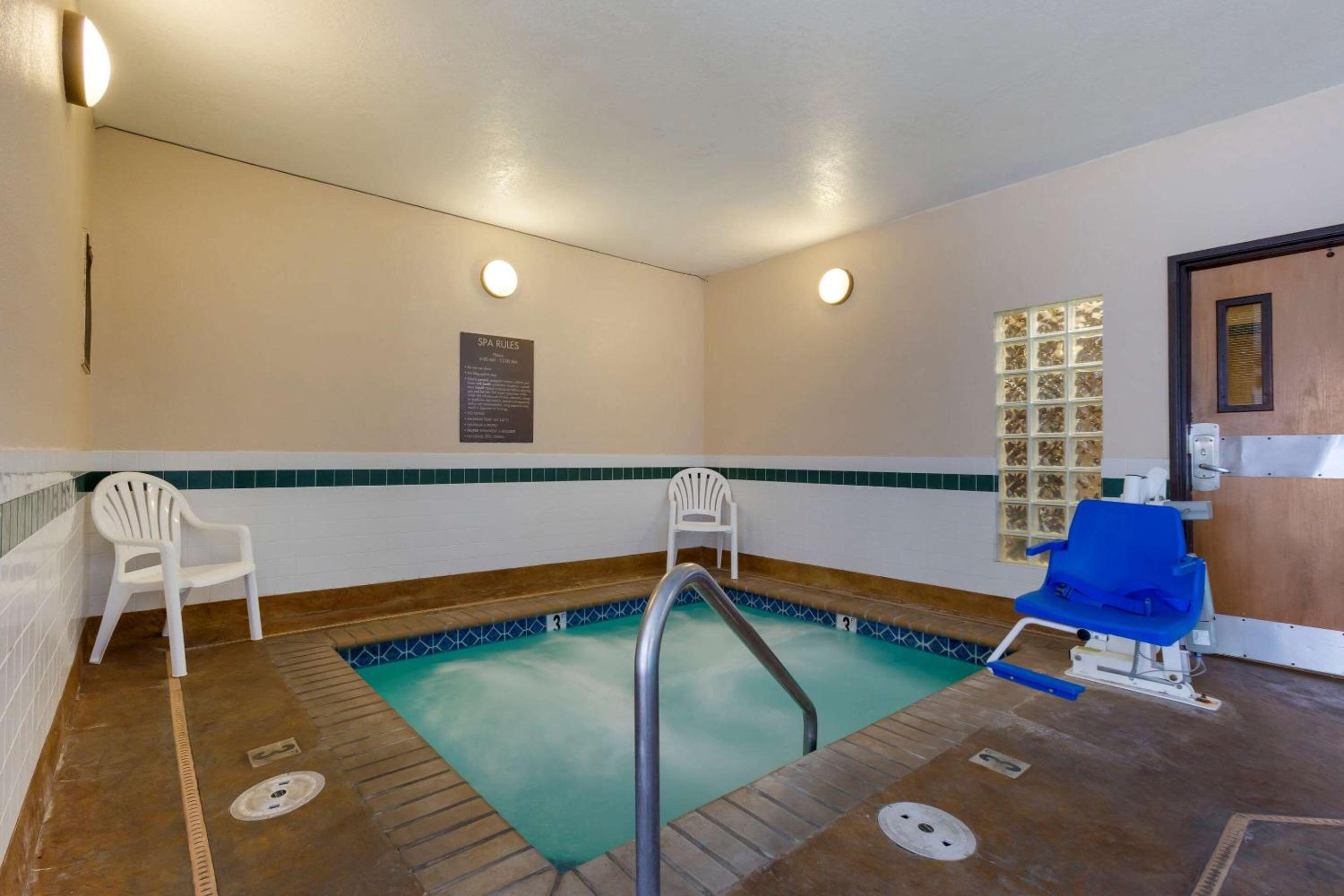 Medford Vacations - Comfort Inn Medford South - Property Image 24