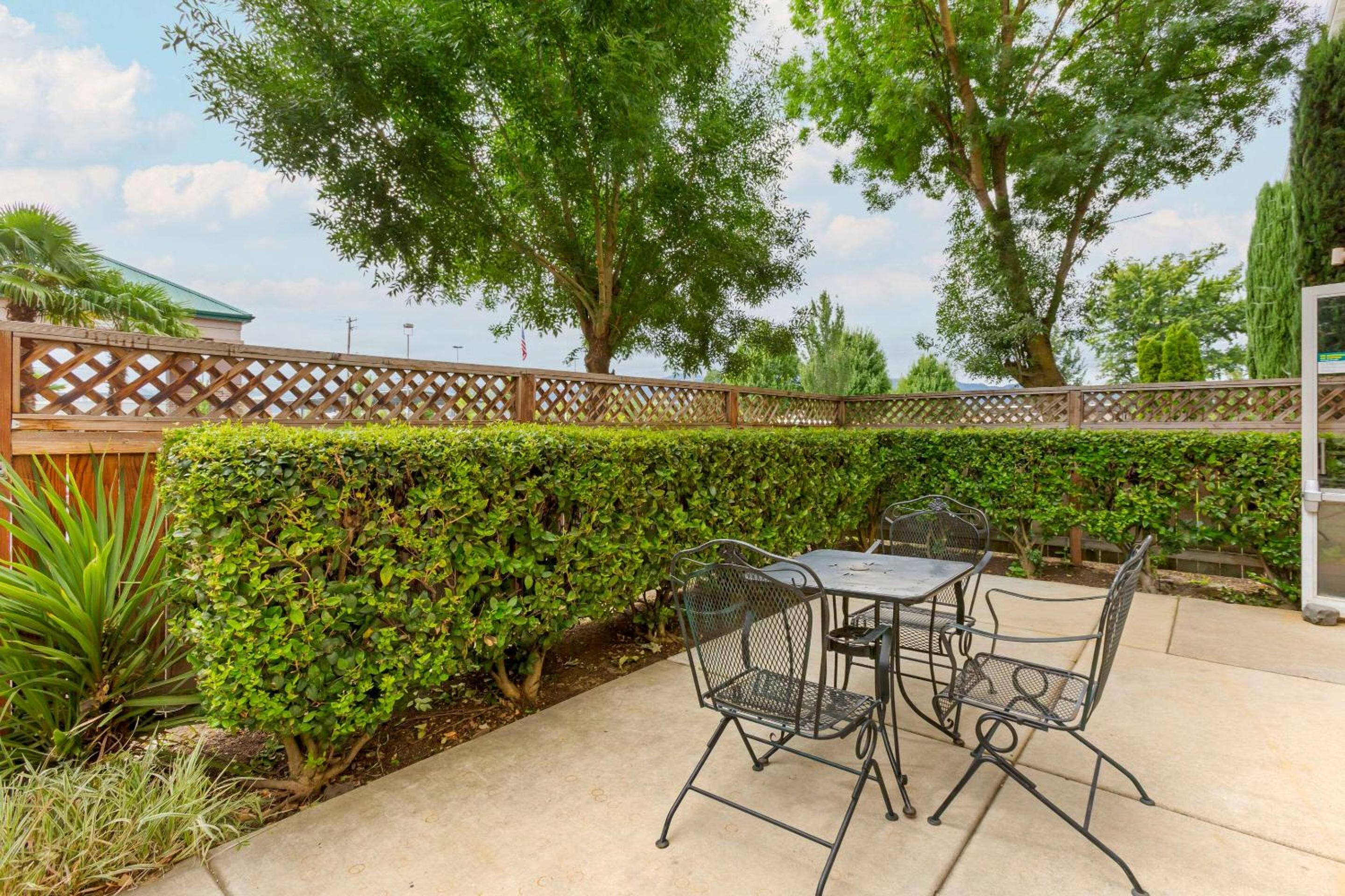 Medford Vacations - Comfort Inn Medford South - Property Image 30