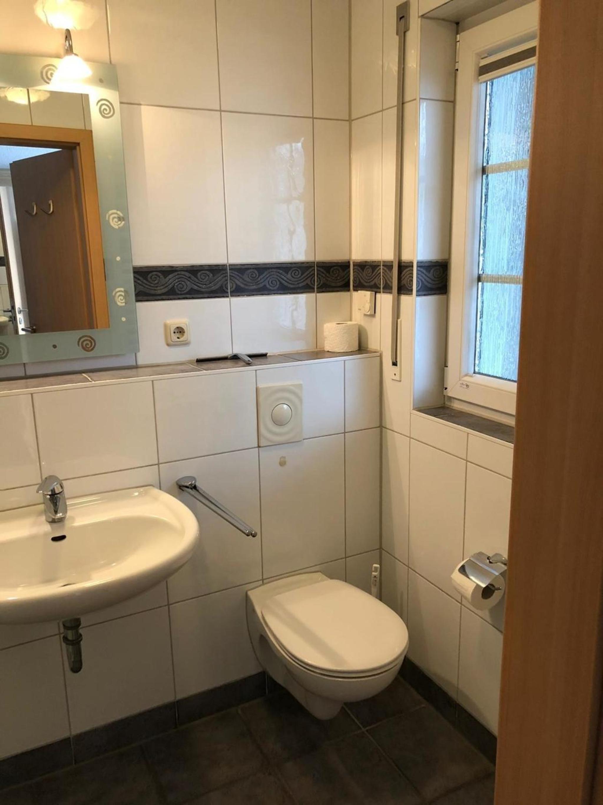 Strandmuschel en Zingst — bathroom