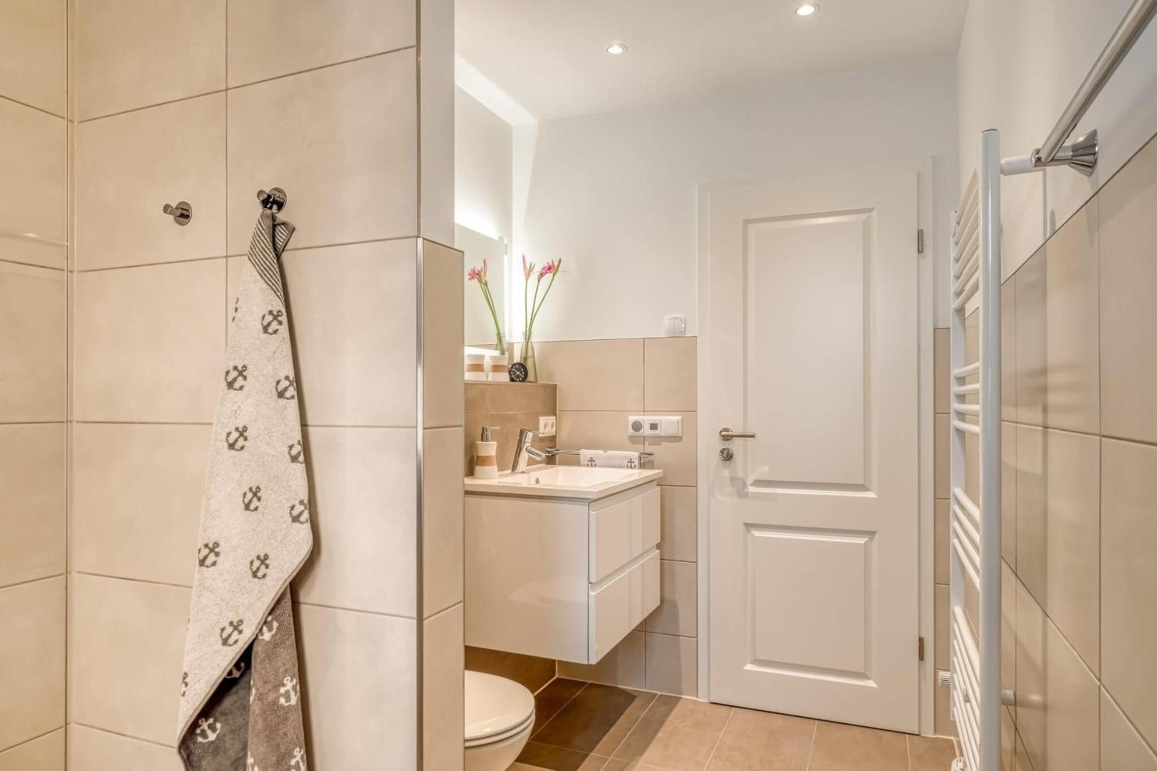 Fischländer 10 en Zingst — bathroom