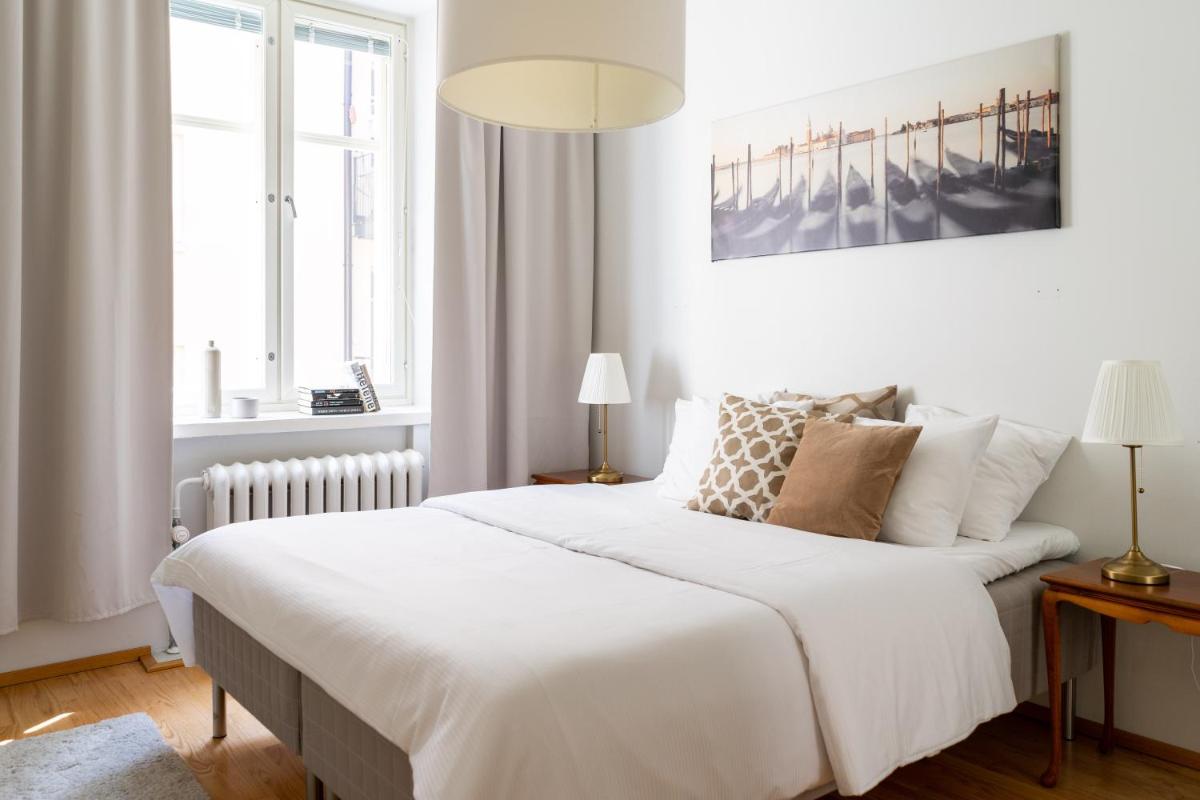 Stylish 1br with private sauna & balcony view 3