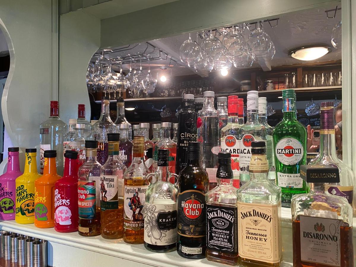 bar