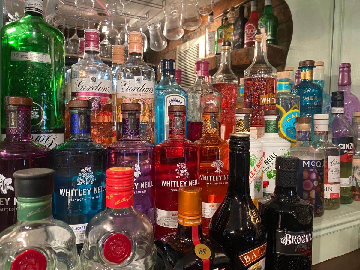 bar