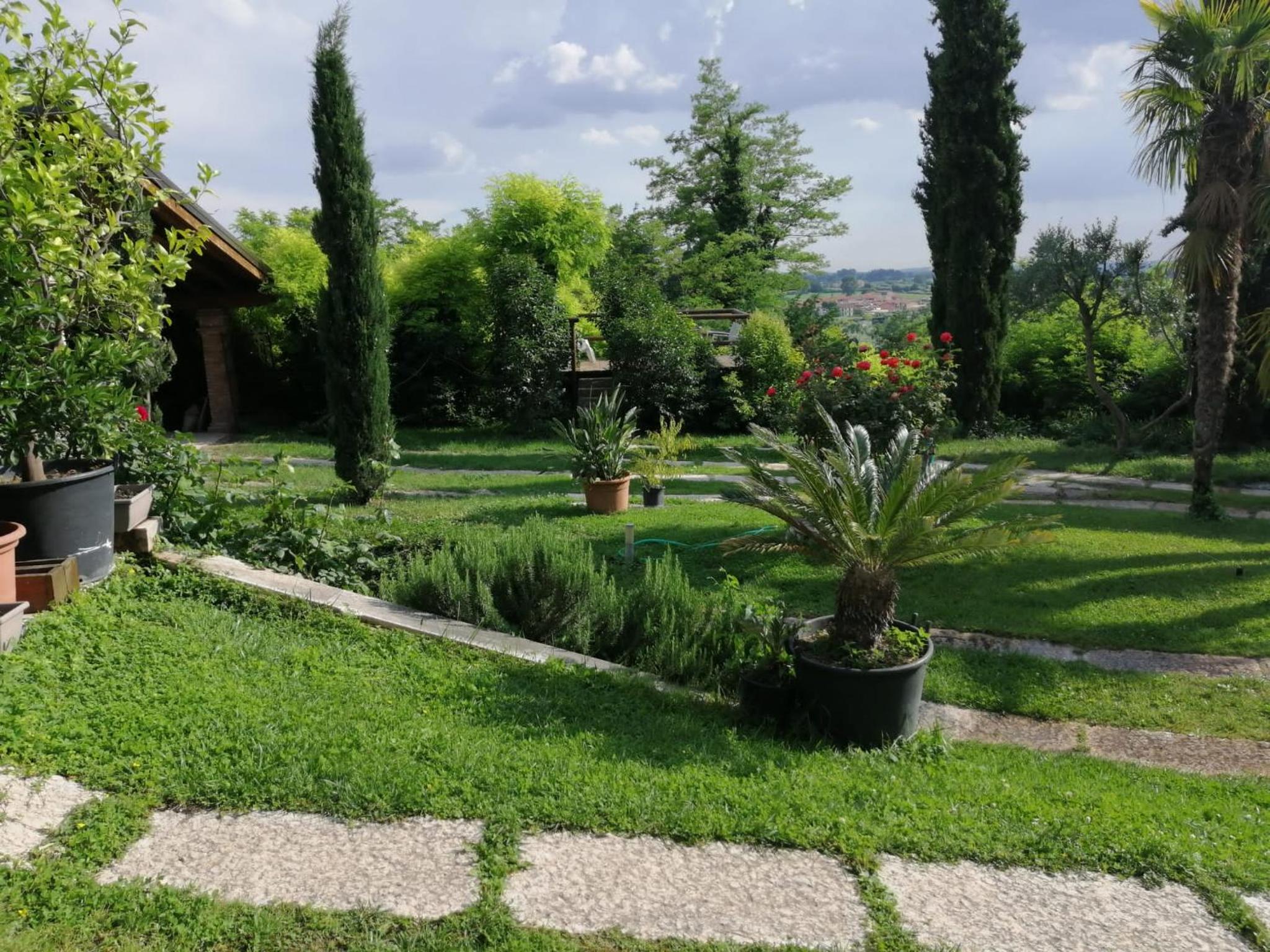 camera king size in villa con piscina termale