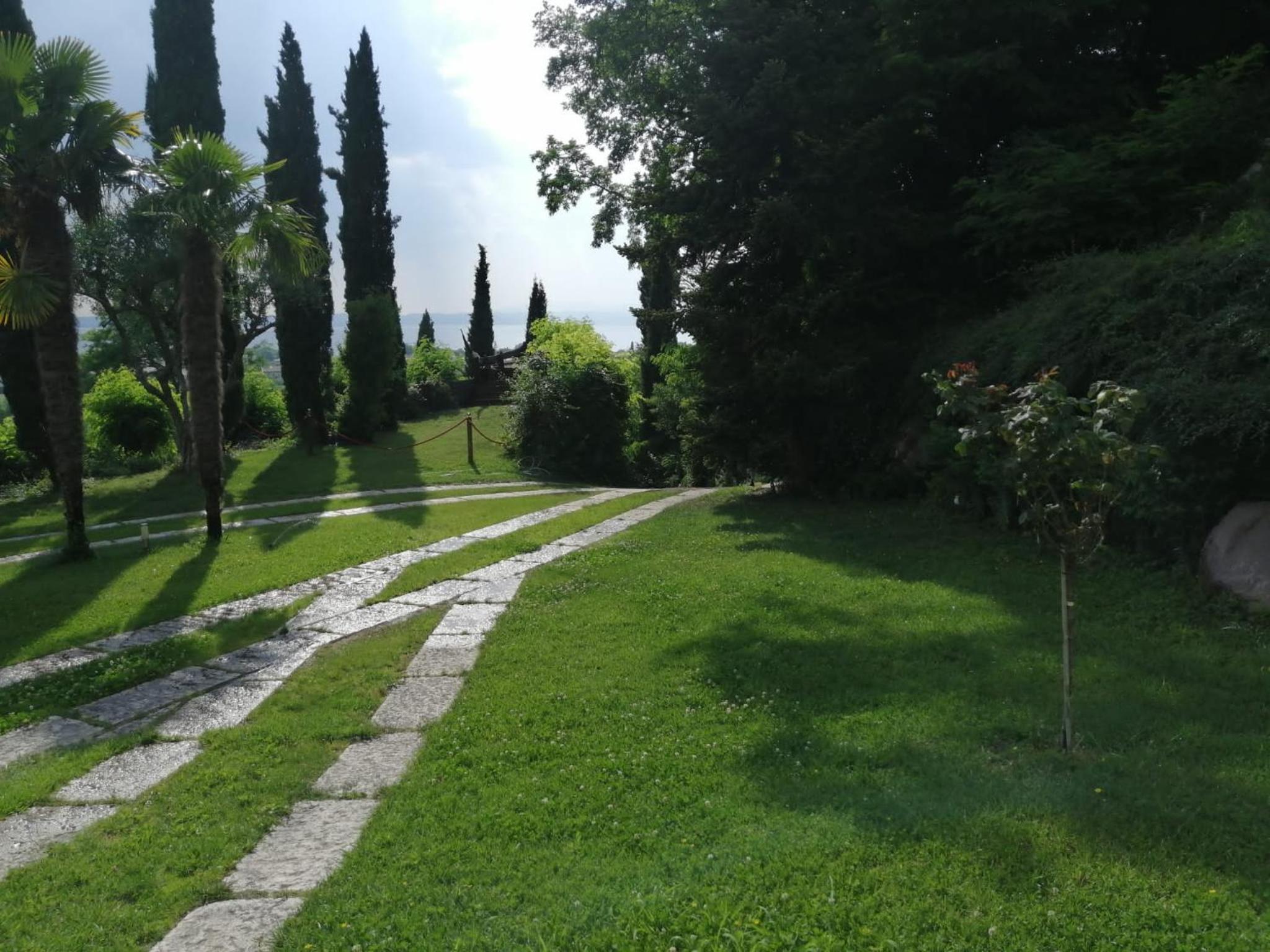 camera king size in villa con piscina termale