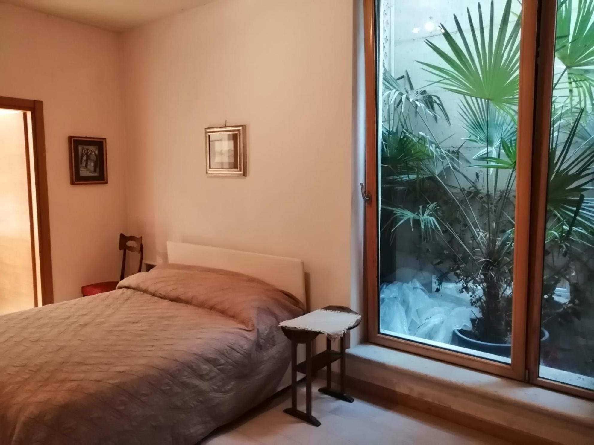 camera king size in villa con piscina termale