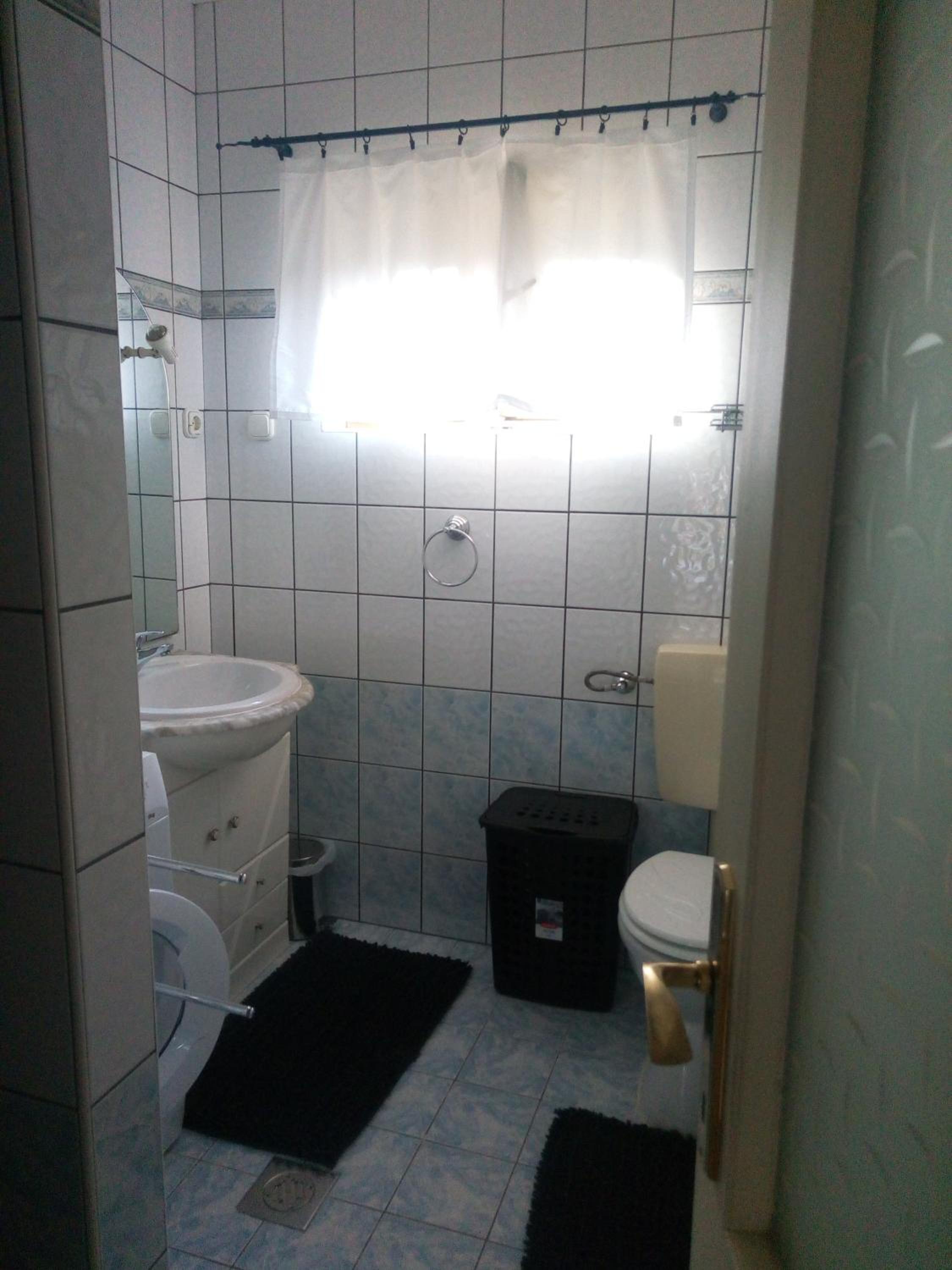 Photo 33