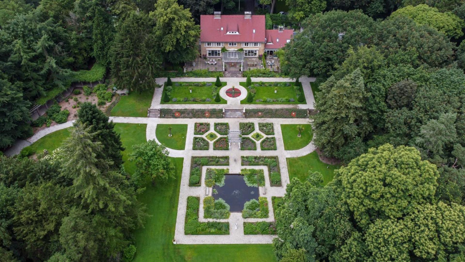 Hotel Amsterdamgarden - stunning garden villa with pool close to Amsterdam - Image 1