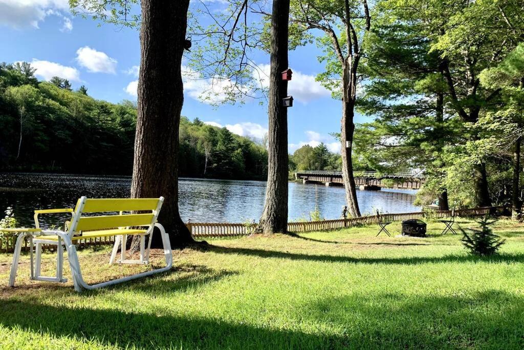 Waterfront 3-bedroom cottage with great view
