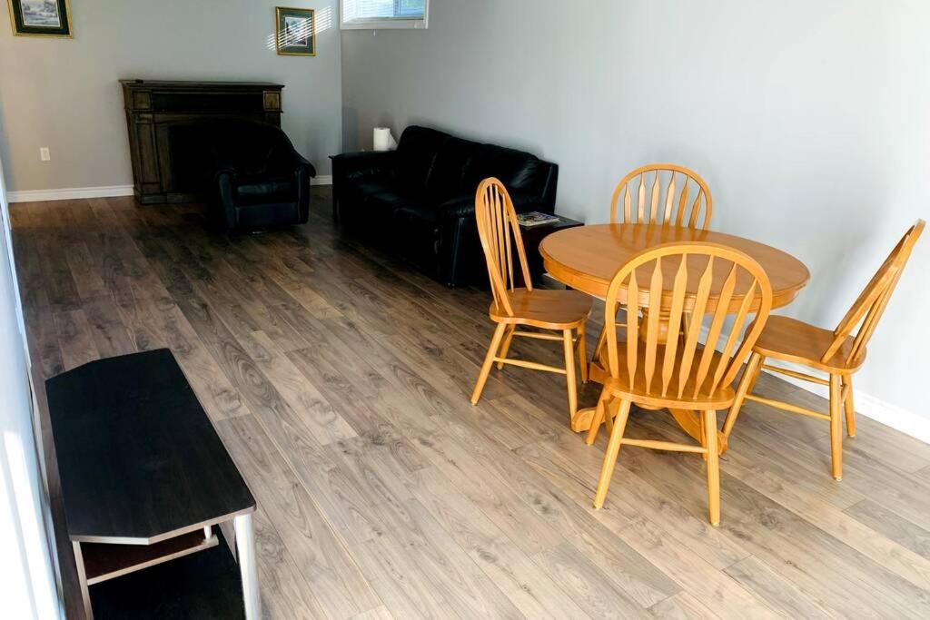 Waterfront 3-bedroom cottage with great view